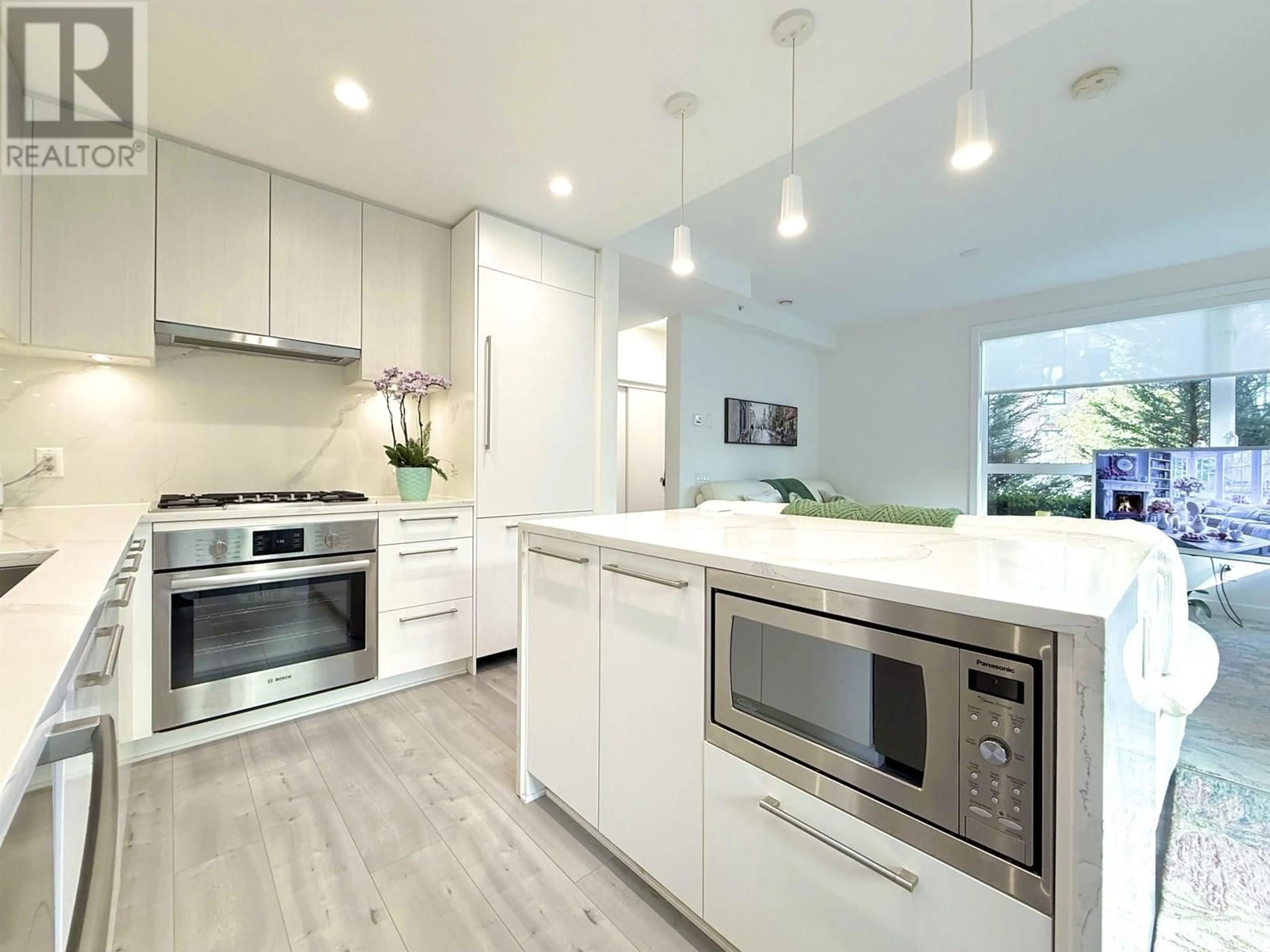Contemporary kitchen, unknown for 133 - 2035 GLENAIRE DRIVE, North Vancouver British Columbia V7P1Y2