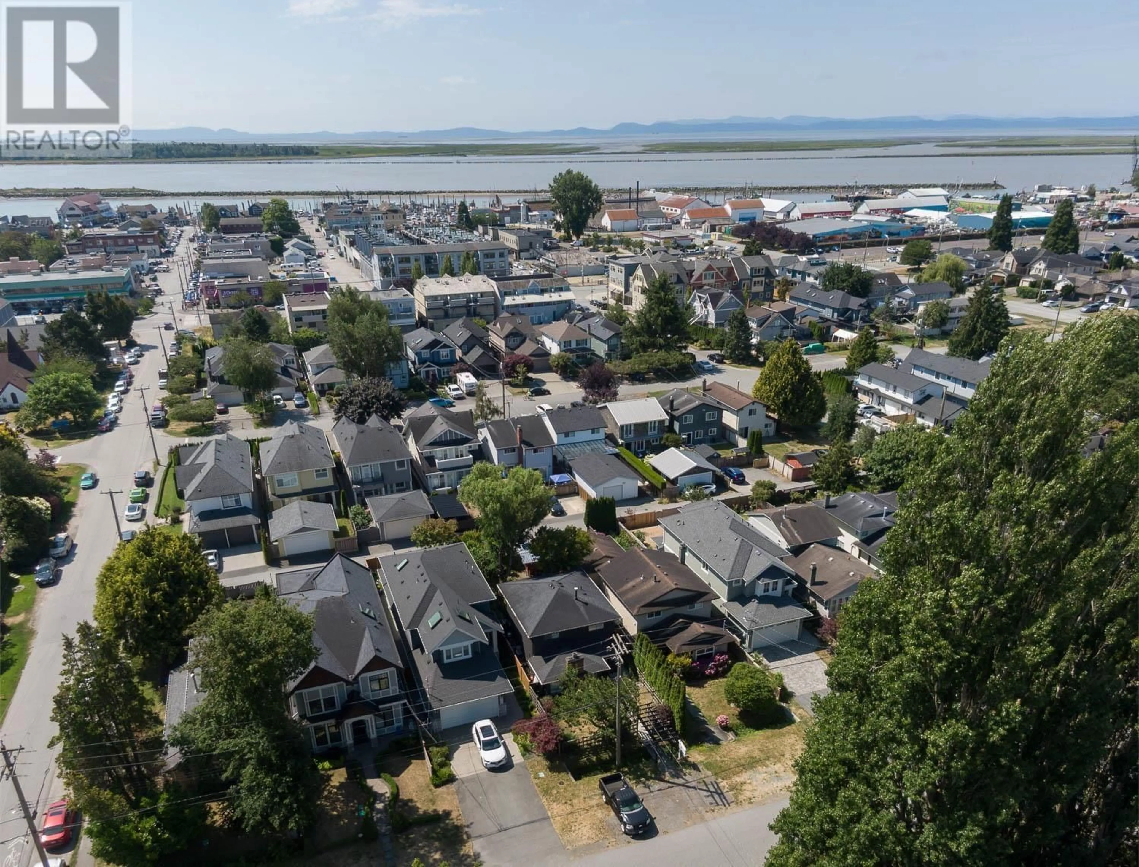 A pic from outside/outdoor area/front of a property/back of a property/a pic from drone, street for 3640 RICHMOND STREET, Richmond British Columbia V7E2W4