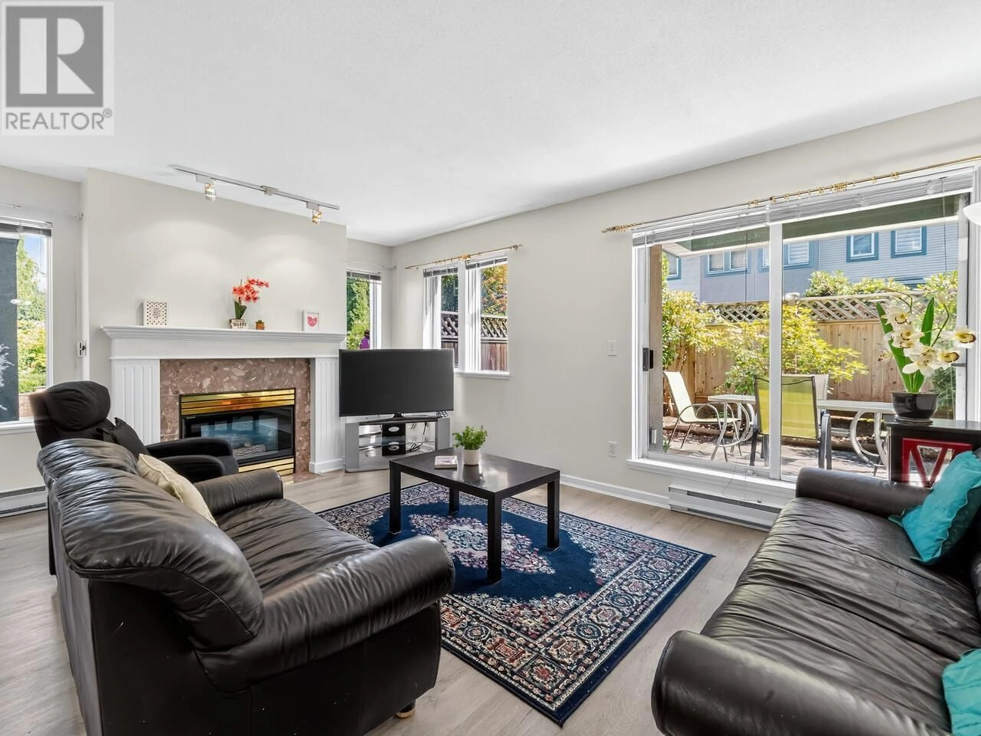 Living room with furniture, unknown for 64 - 202 LAVAL STREET, Coquitlam British Columbia V3K6X6