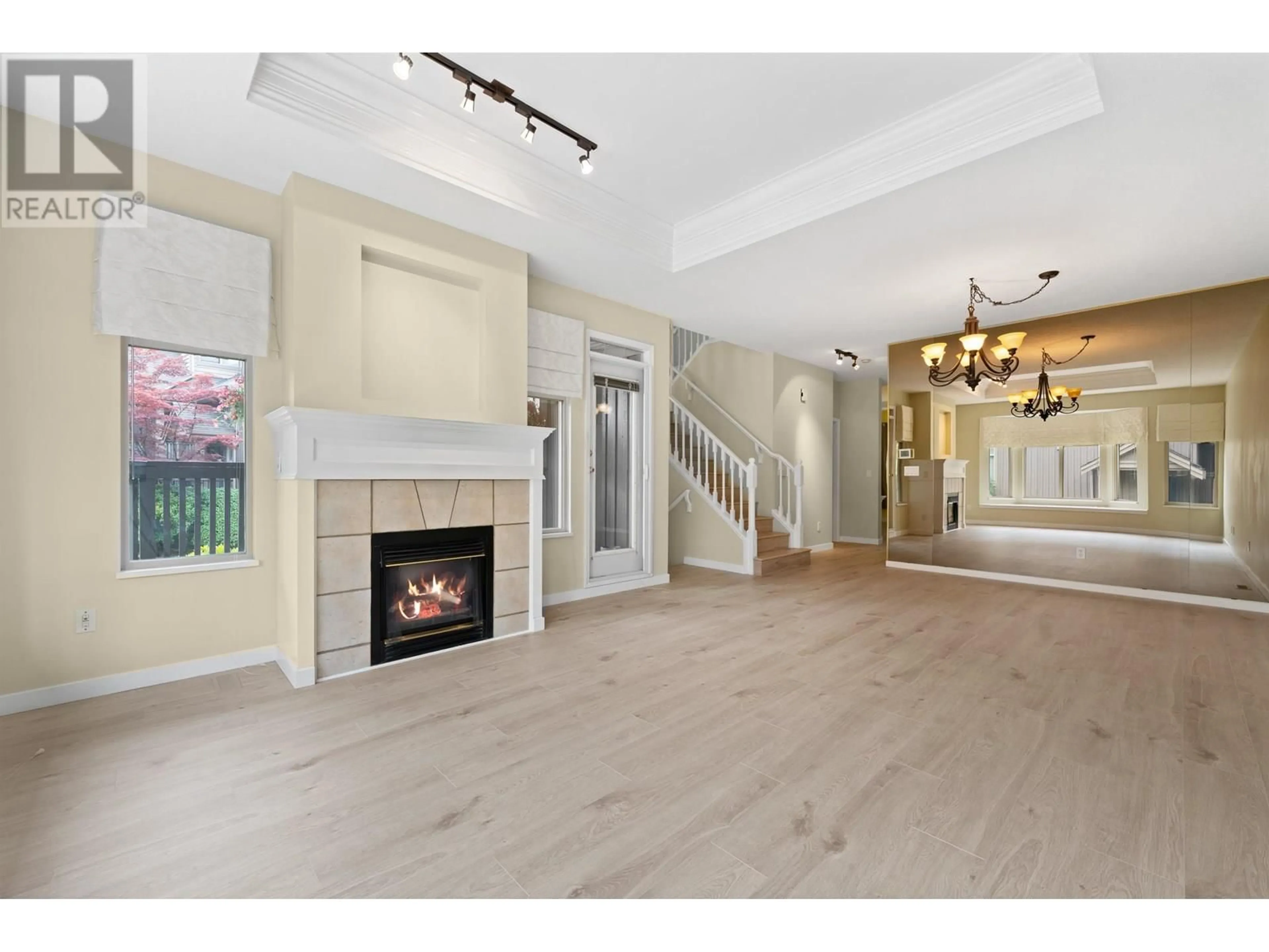 Unknown for 61 - 8868 16TH AVENUE, Burnaby British Columbia V3N5A6
