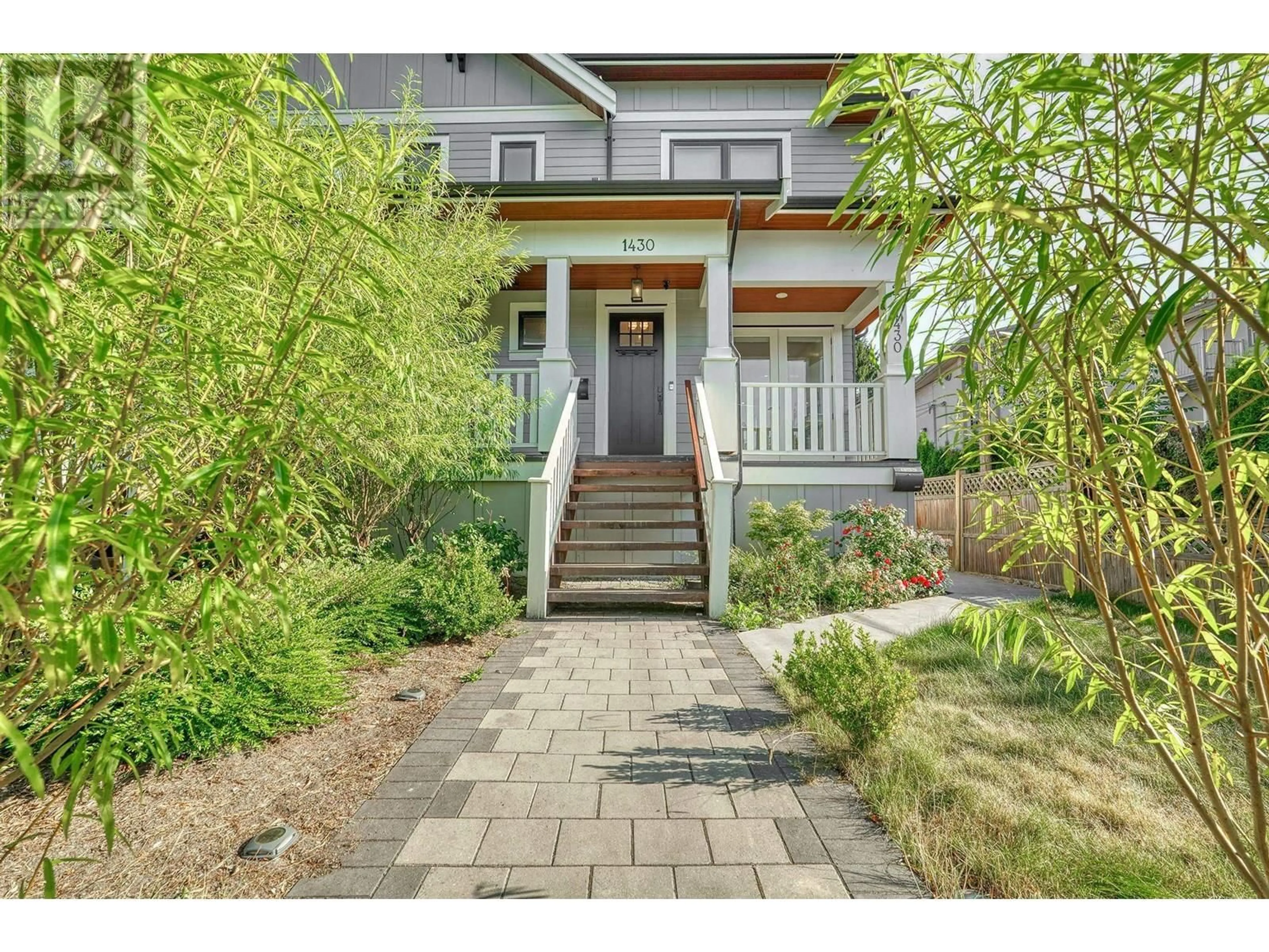 Indoor entryway for 1430 17TH AVENUE, Vancouver British Columbia V5N2G8