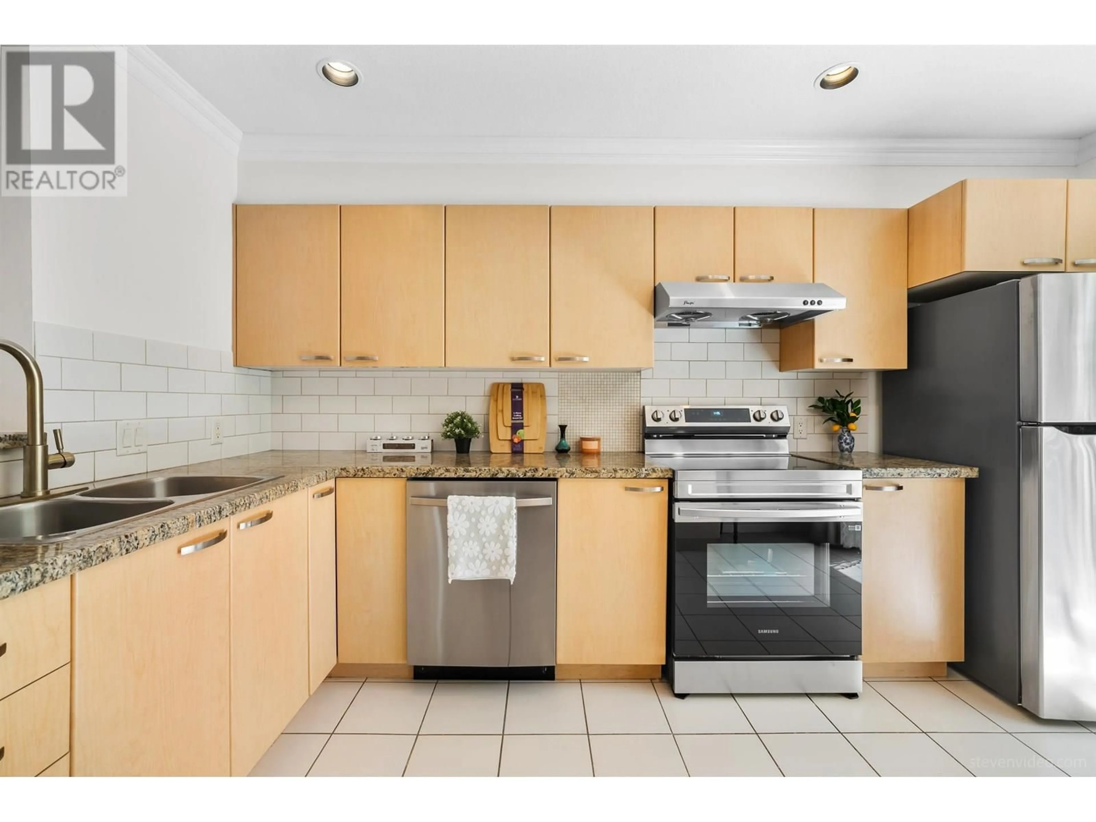 Standard kitchen, unknown for 44 - 7533 HEATHER STREET, Richmond British Columbia V6Y2P8