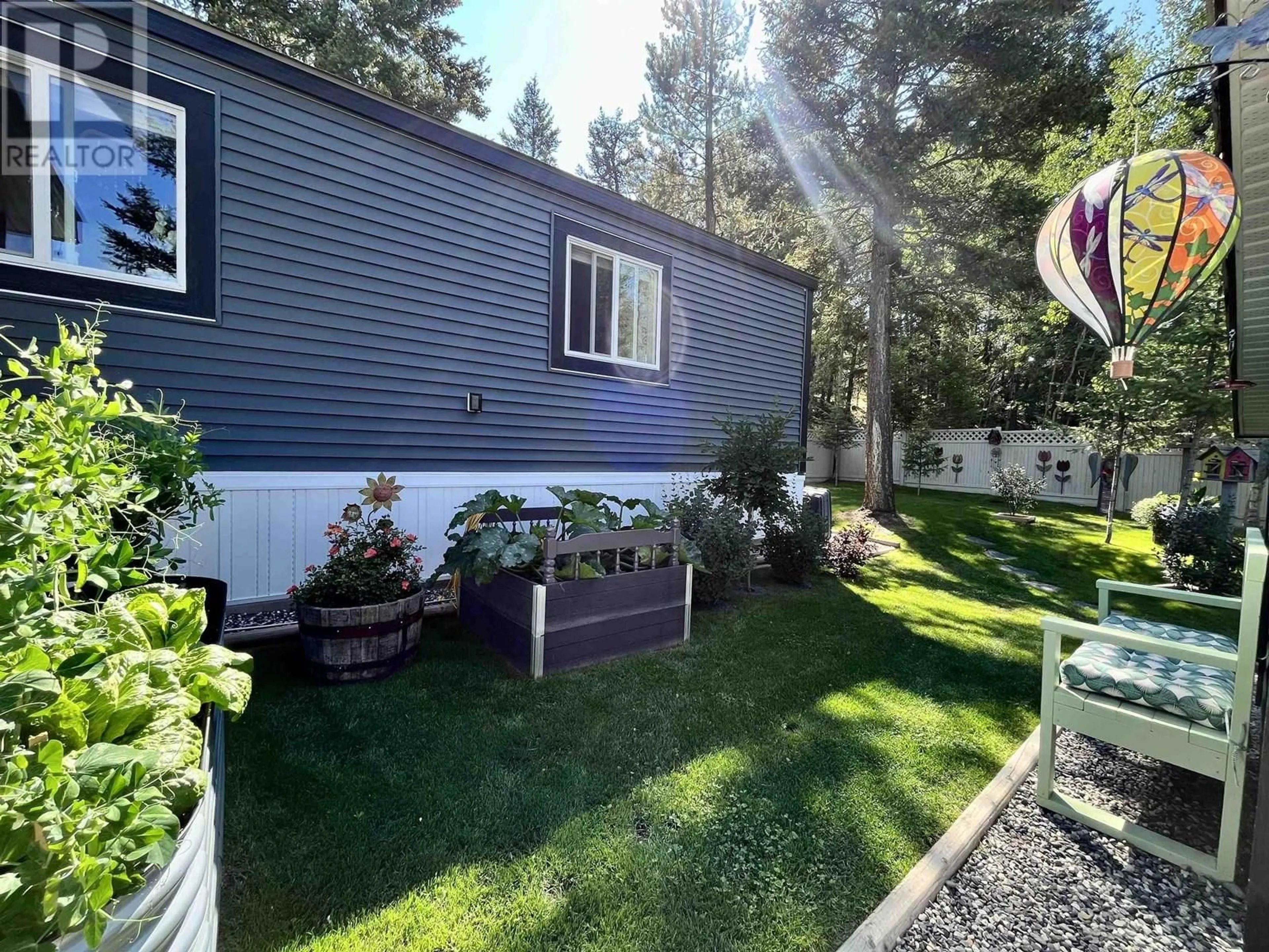 Home with vinyl exterior material, unknown for 16 - 4072 STATION ROAD, Lac La Hache British Columbia V0K1T0