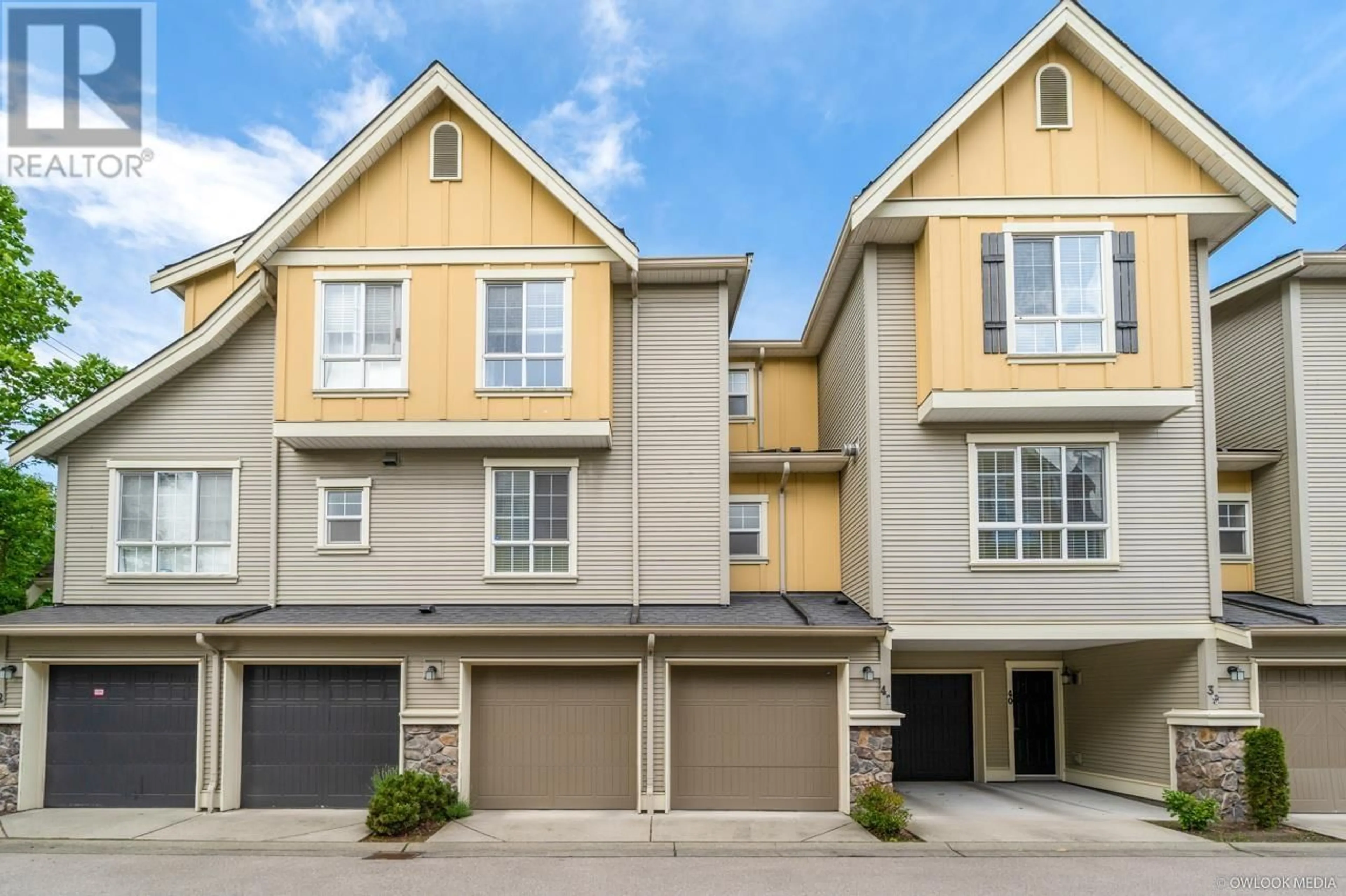 Home with vinyl exterior material, street for 41 - 7171 STEVESTON HIGHWAY, Richmond British Columbia V7A5K4