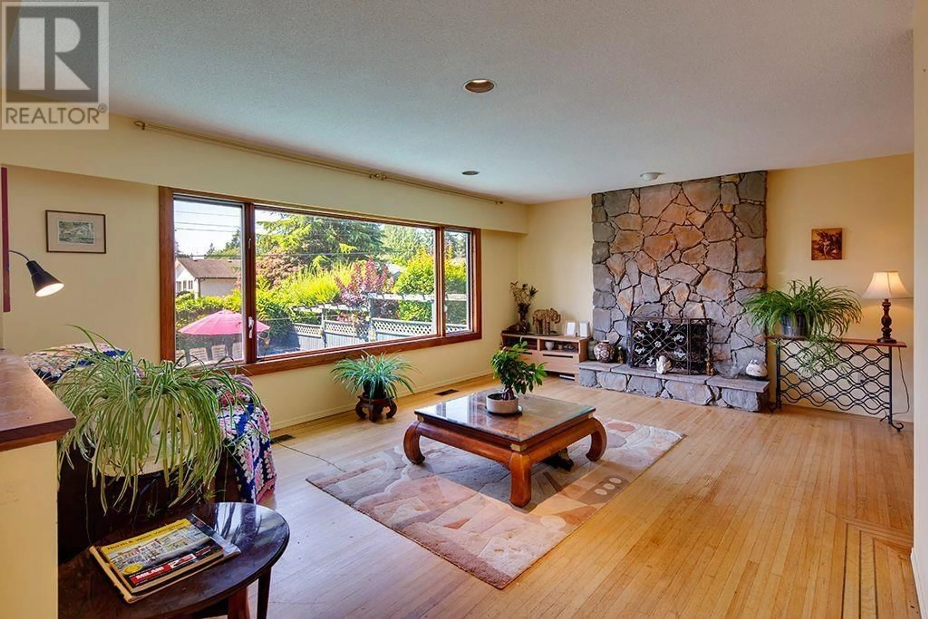 Living room with furniture, unknown for 1240 EASTVIEW ROAD, North Vancouver British Columbia V7J1L6