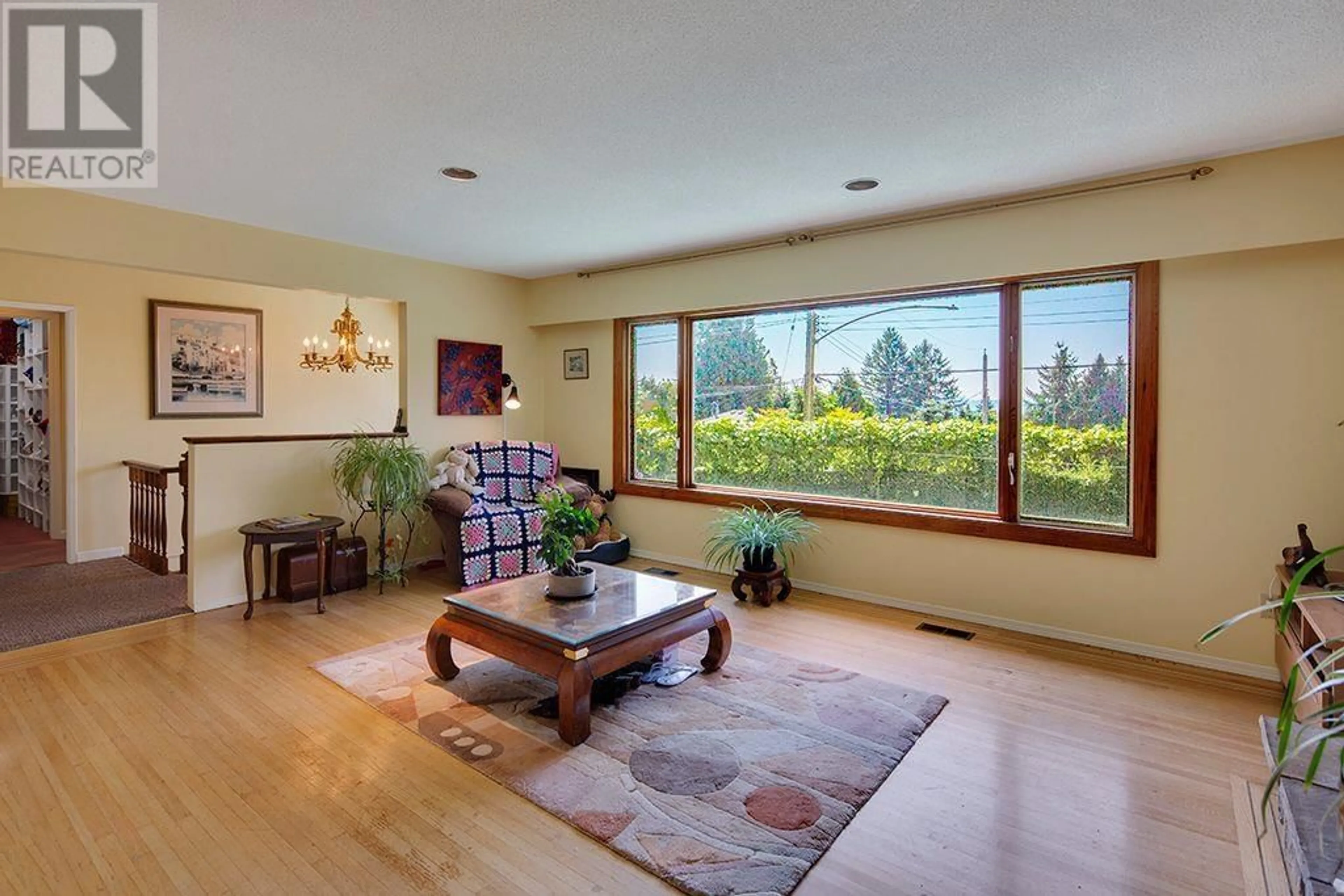 Living room with furniture, unknown for 1240 EASTVIEW ROAD, North Vancouver British Columbia V7J1L6