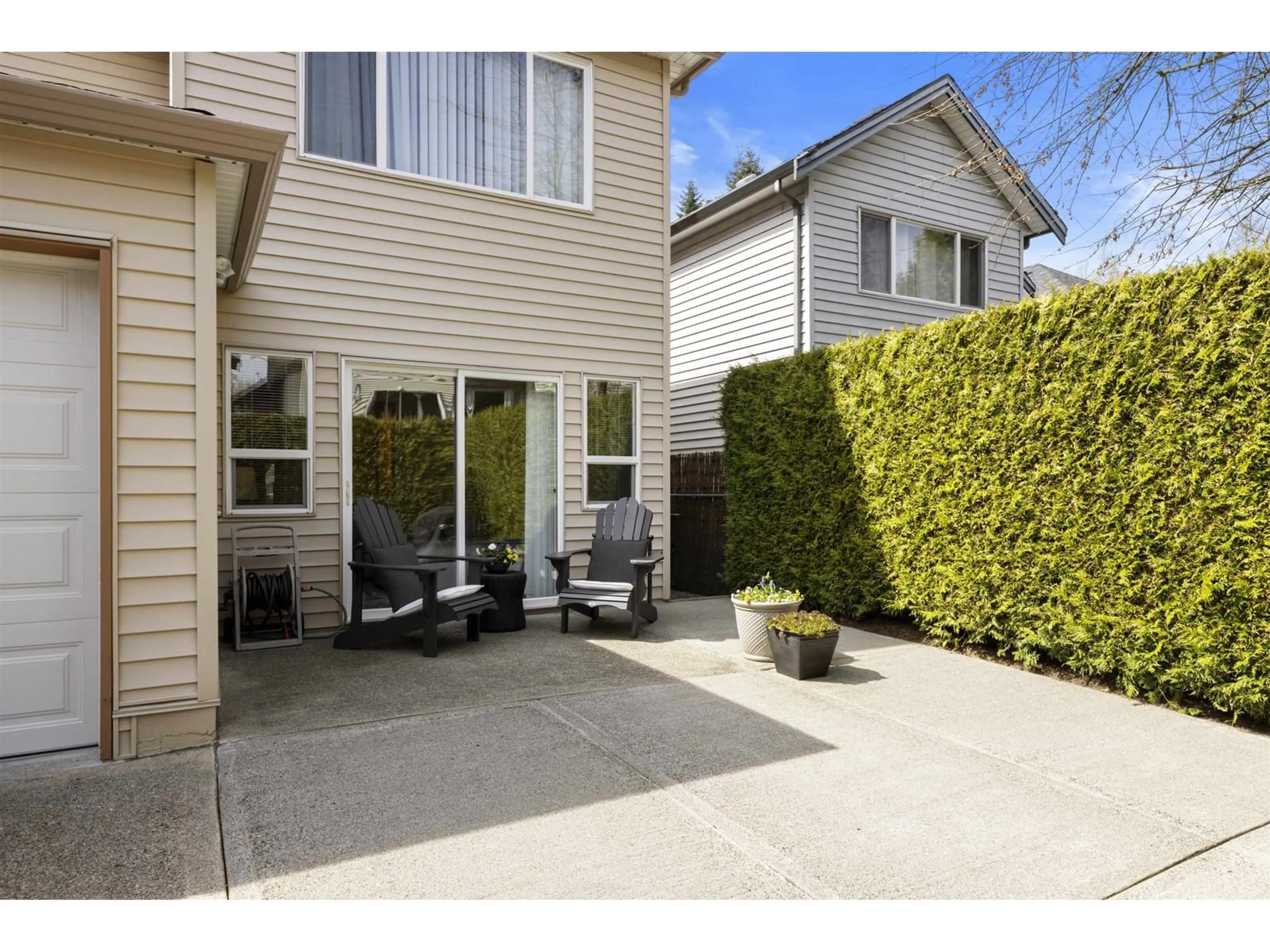 Patio, street for 8898 216, Langley British Columbia V1M3Z7
