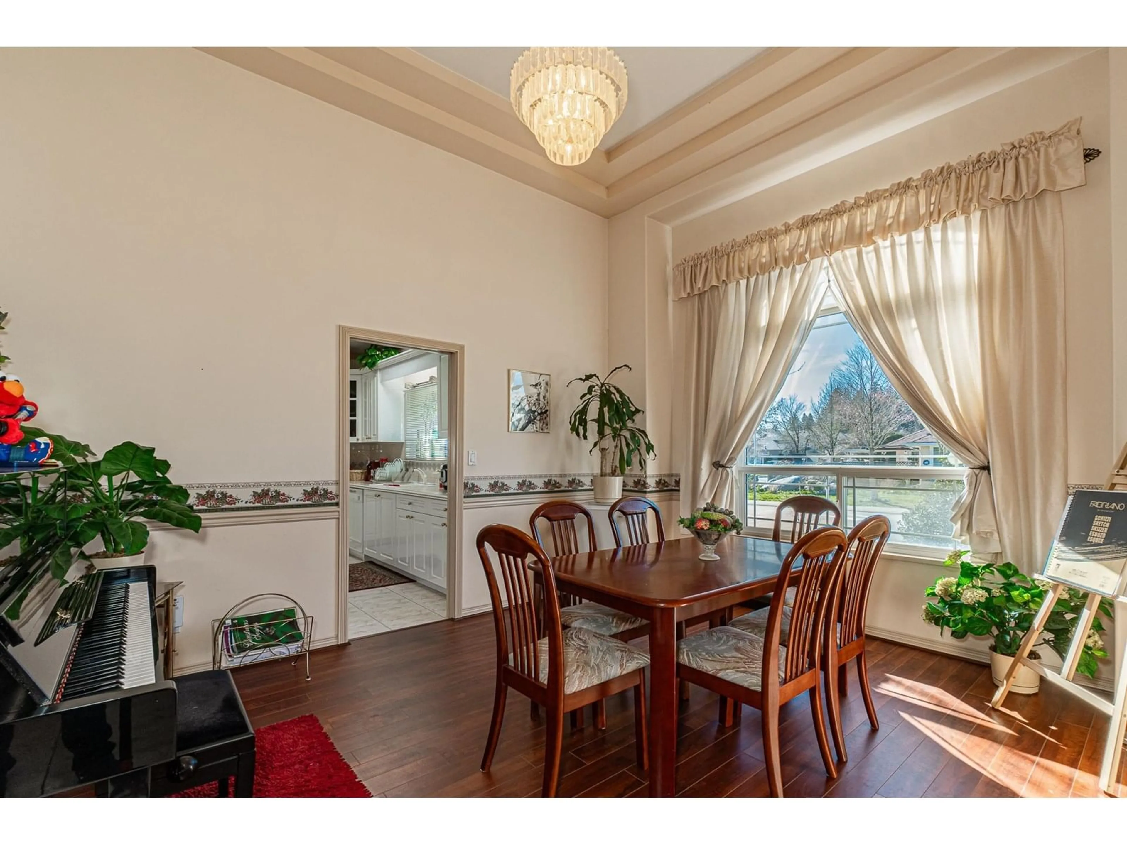 Dining room, wood/laminate floor for 10970 155, Surrey British Columbia V3R0X6