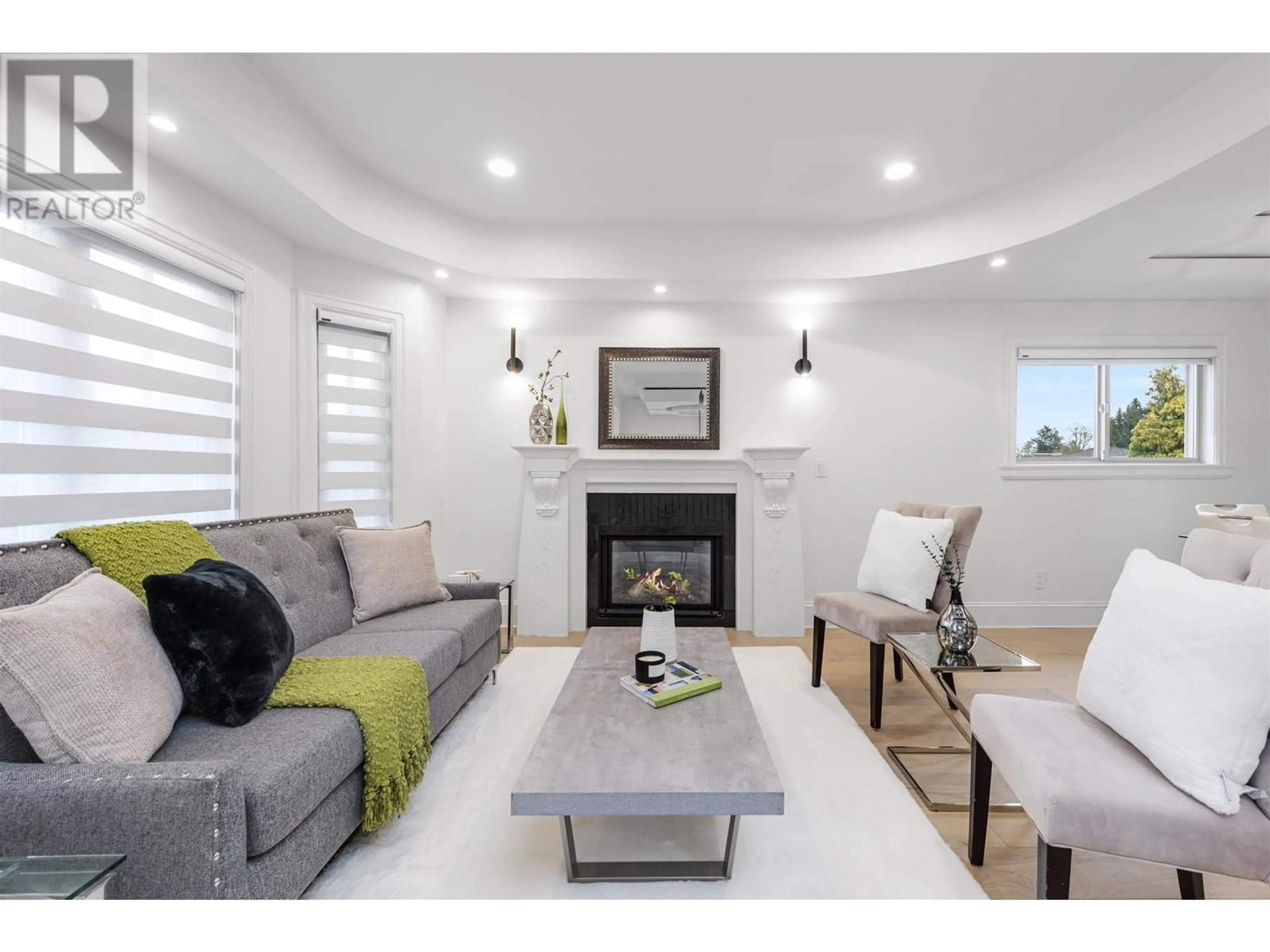 Living room with furniture, unknown for 7778 NURSERY STREET, Burnaby British Columbia V5E2B4