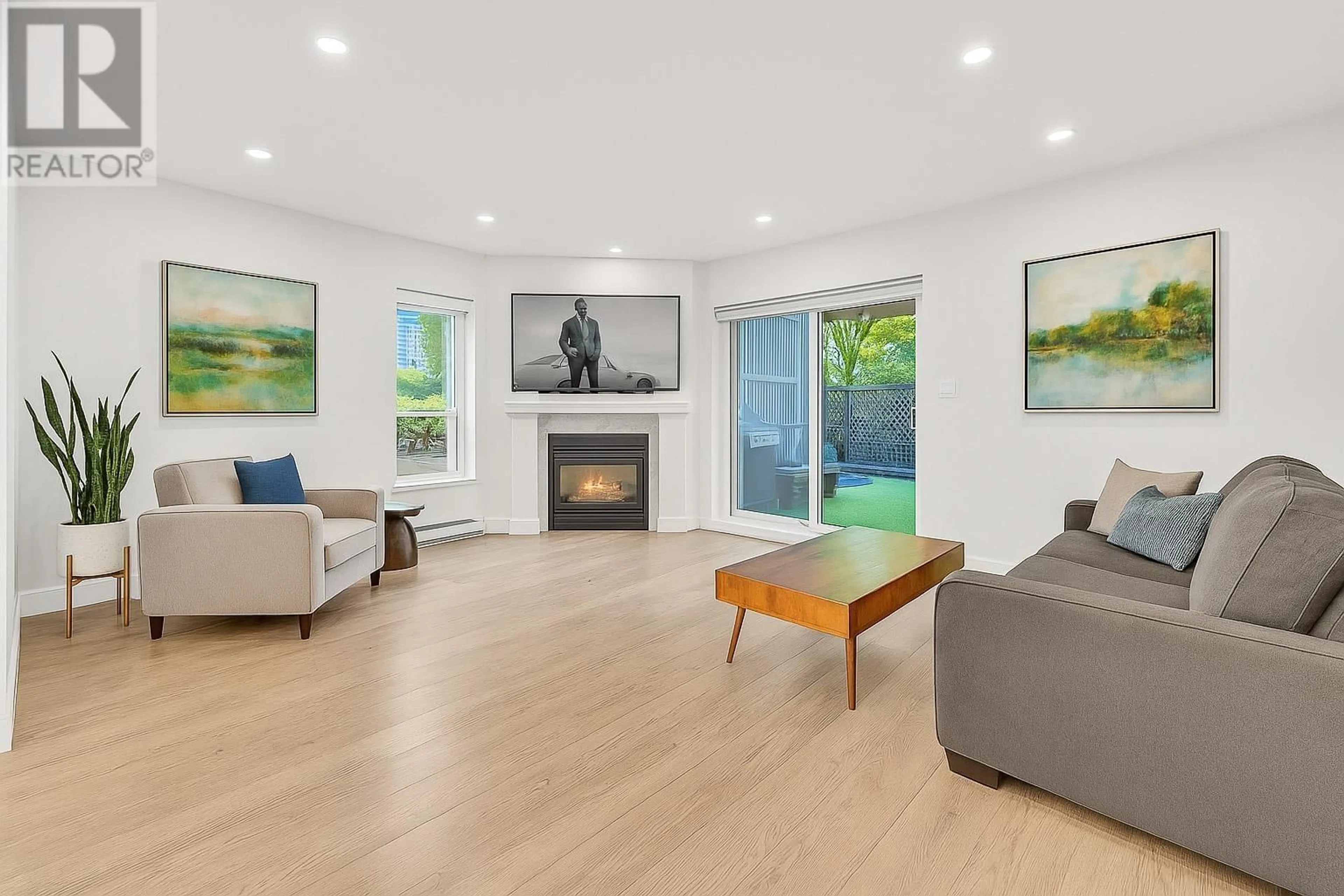 Living room with furniture, unknown for 2433 6TH AVENUE, Vancouver British Columbia V6K1W2