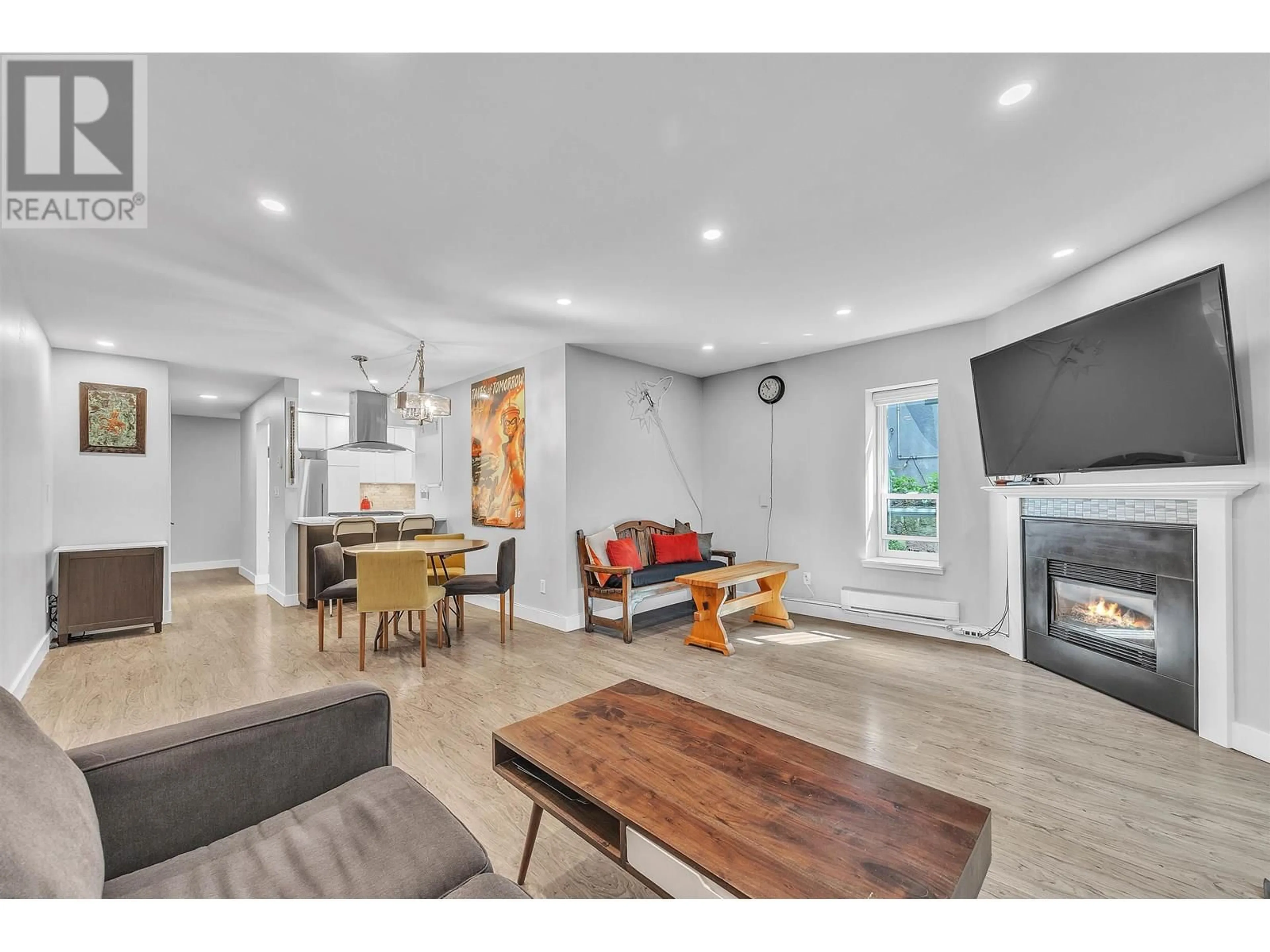 Unknown for 2433 6TH AVENUE, Vancouver British Columbia V6K1W2