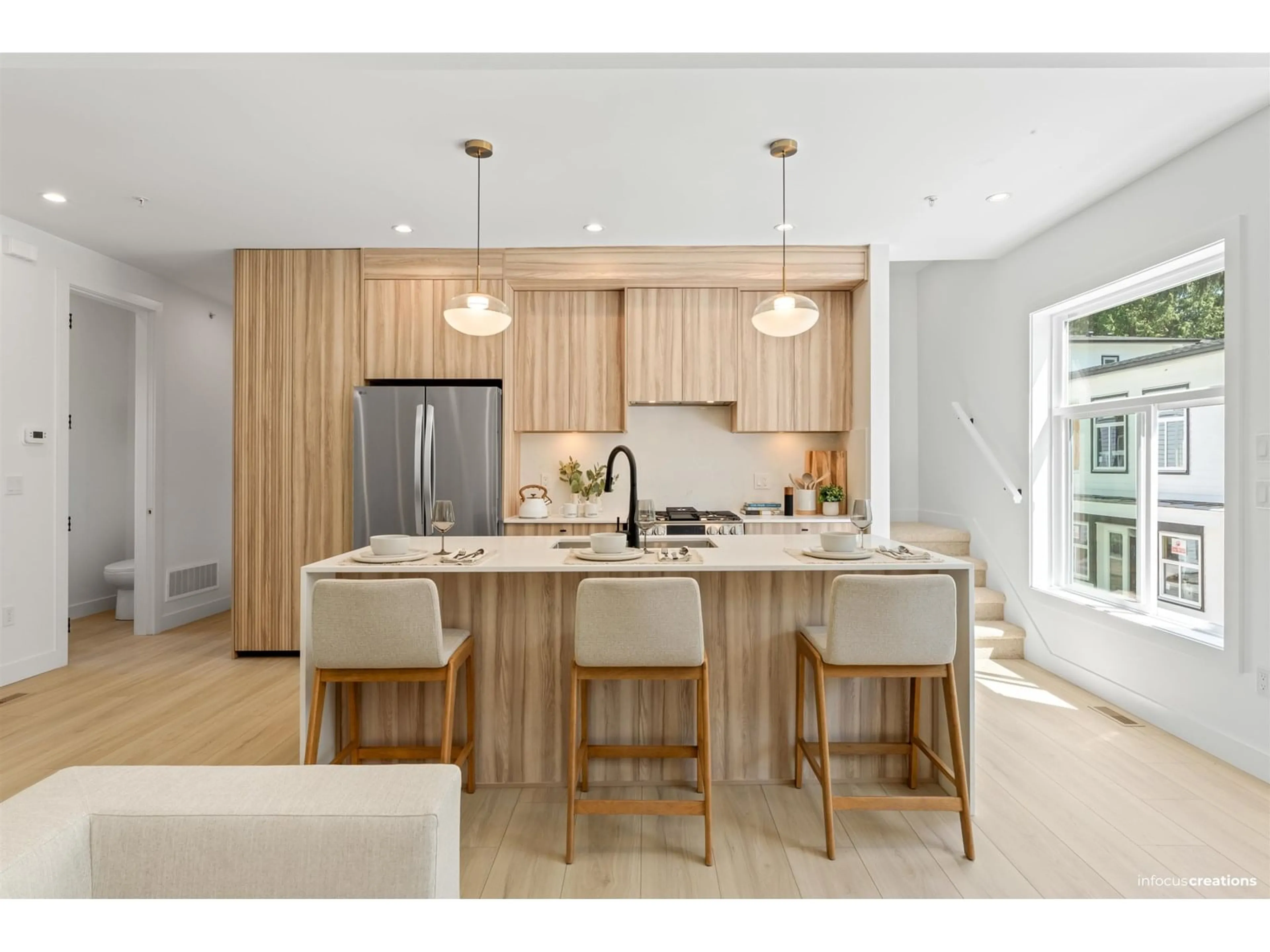 Open concept kitchen, wood/laminate floor for 8 - 8924 CEDAR, Mission British Columbia V4S1A3