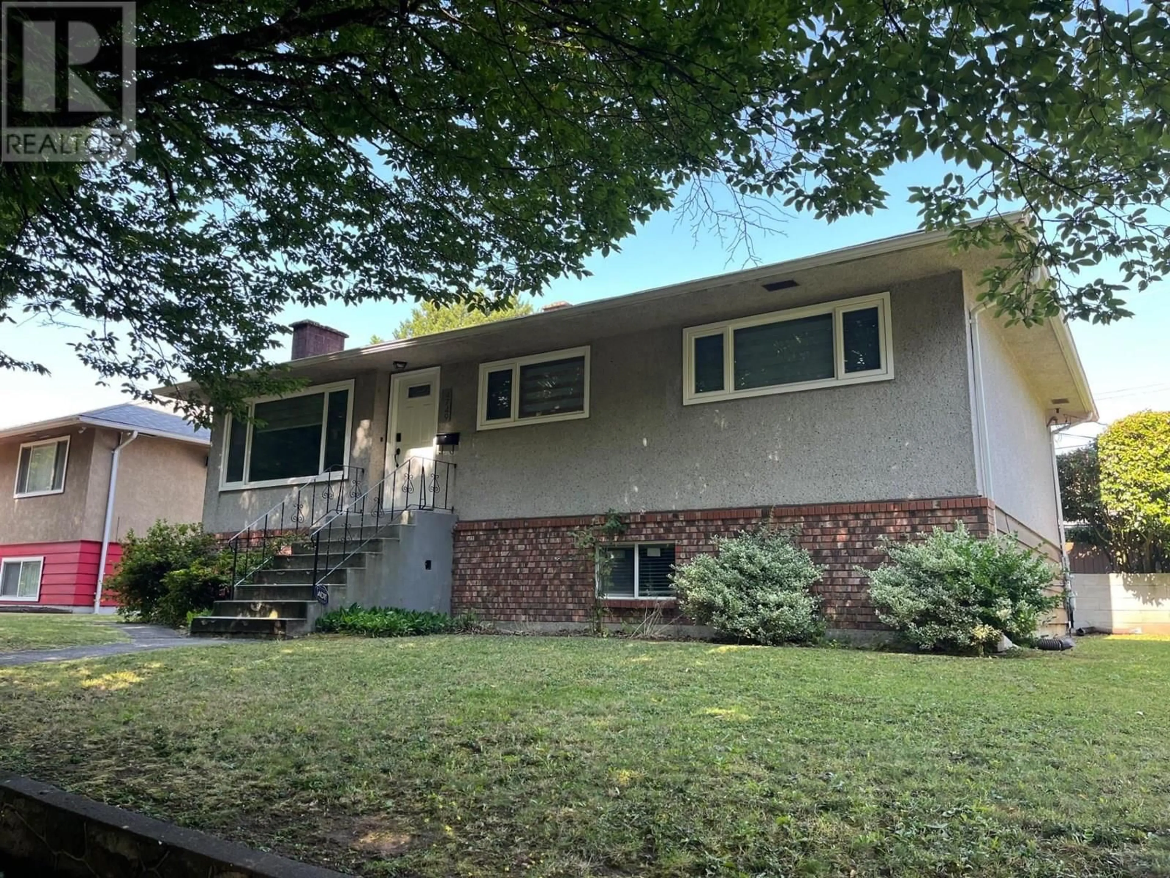 Home with vinyl exterior material, street for 4749 FAIRMONT STREET, Vancouver British Columbia V5R3V1