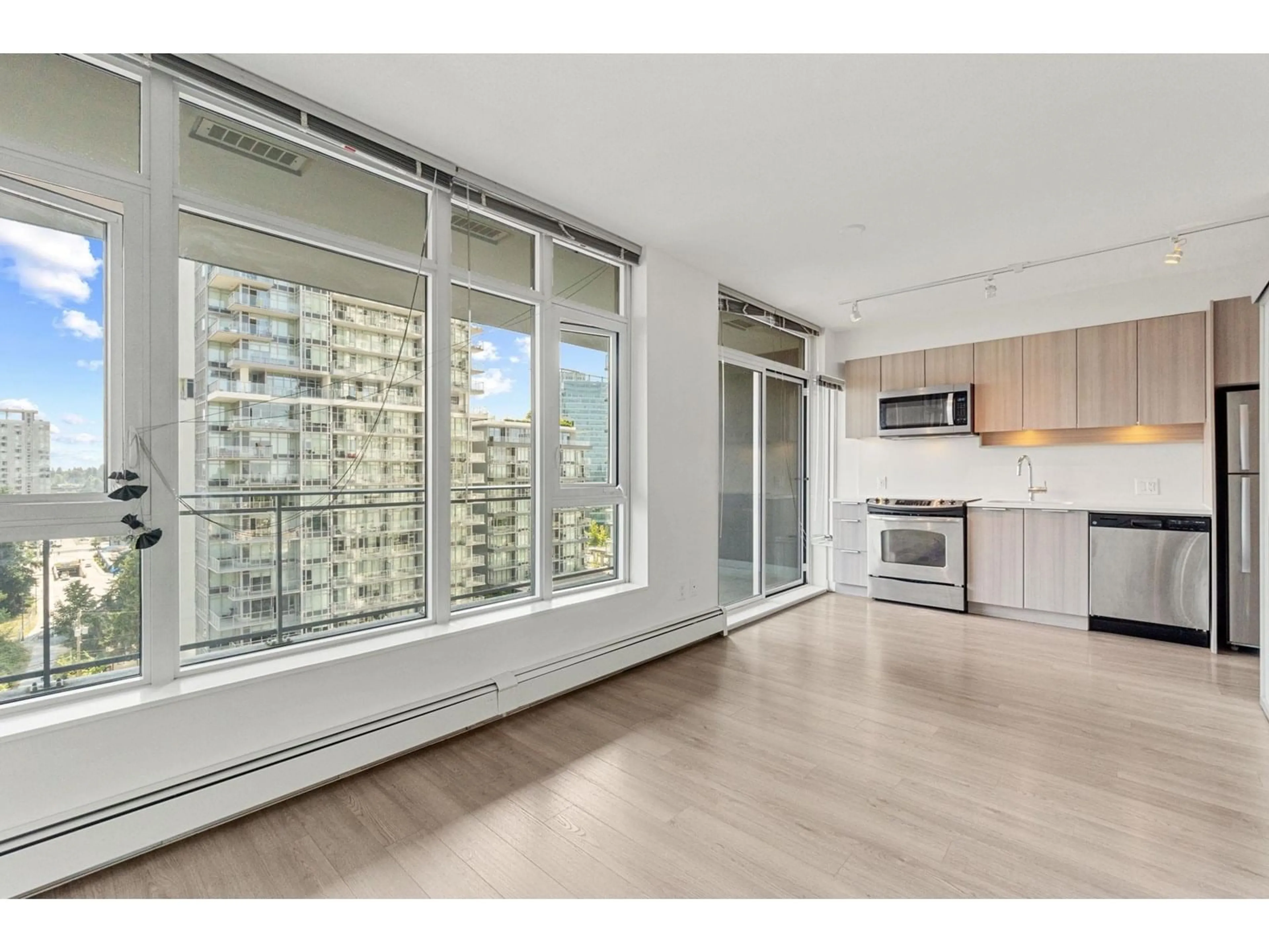 Unknown for 1010 - 13308 CENTRAL, Surrey British Columbia V3T0M4