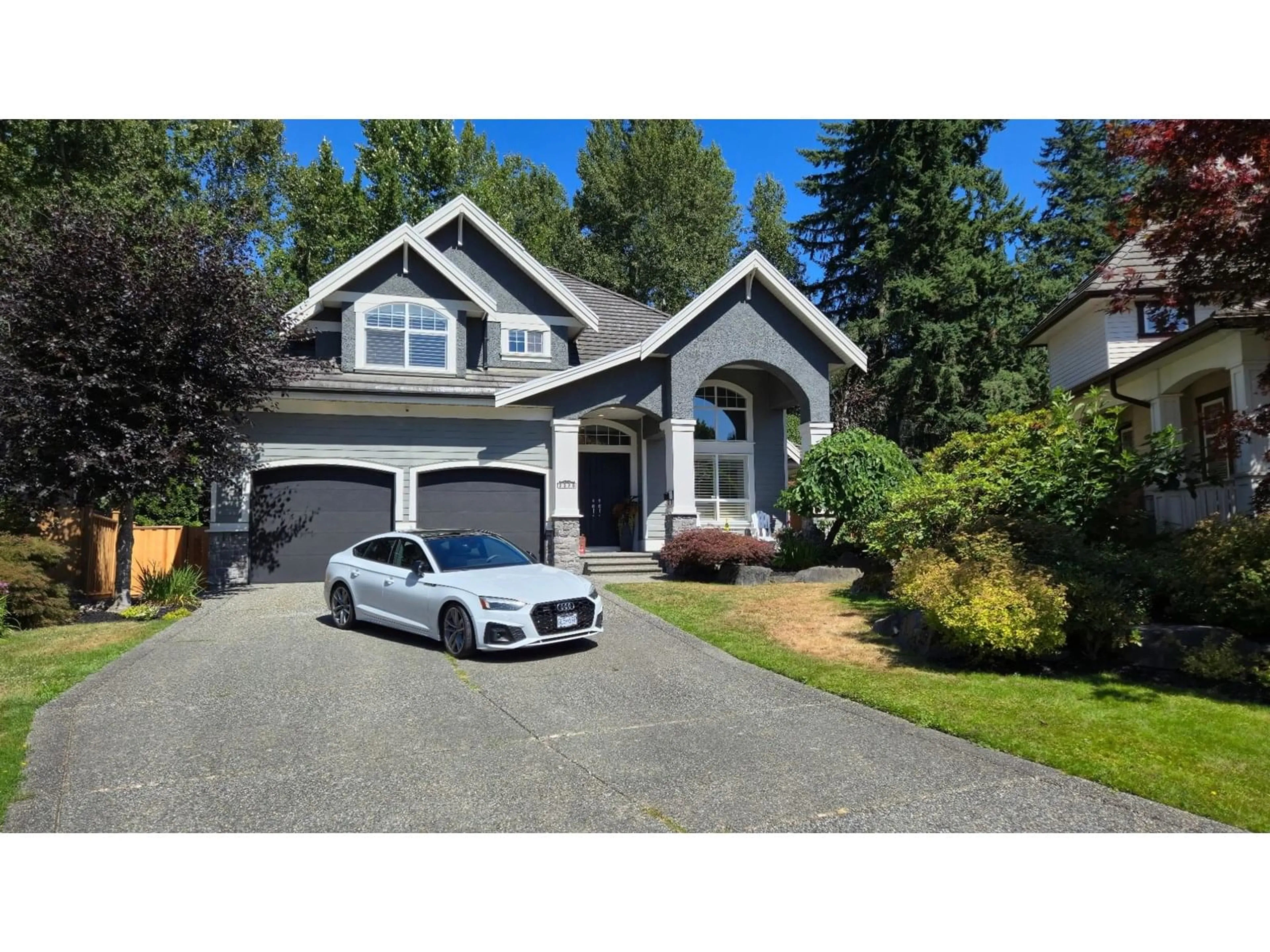 Home with vinyl exterior material, street for 3370 141, Surrey British Columbia V4P3L7