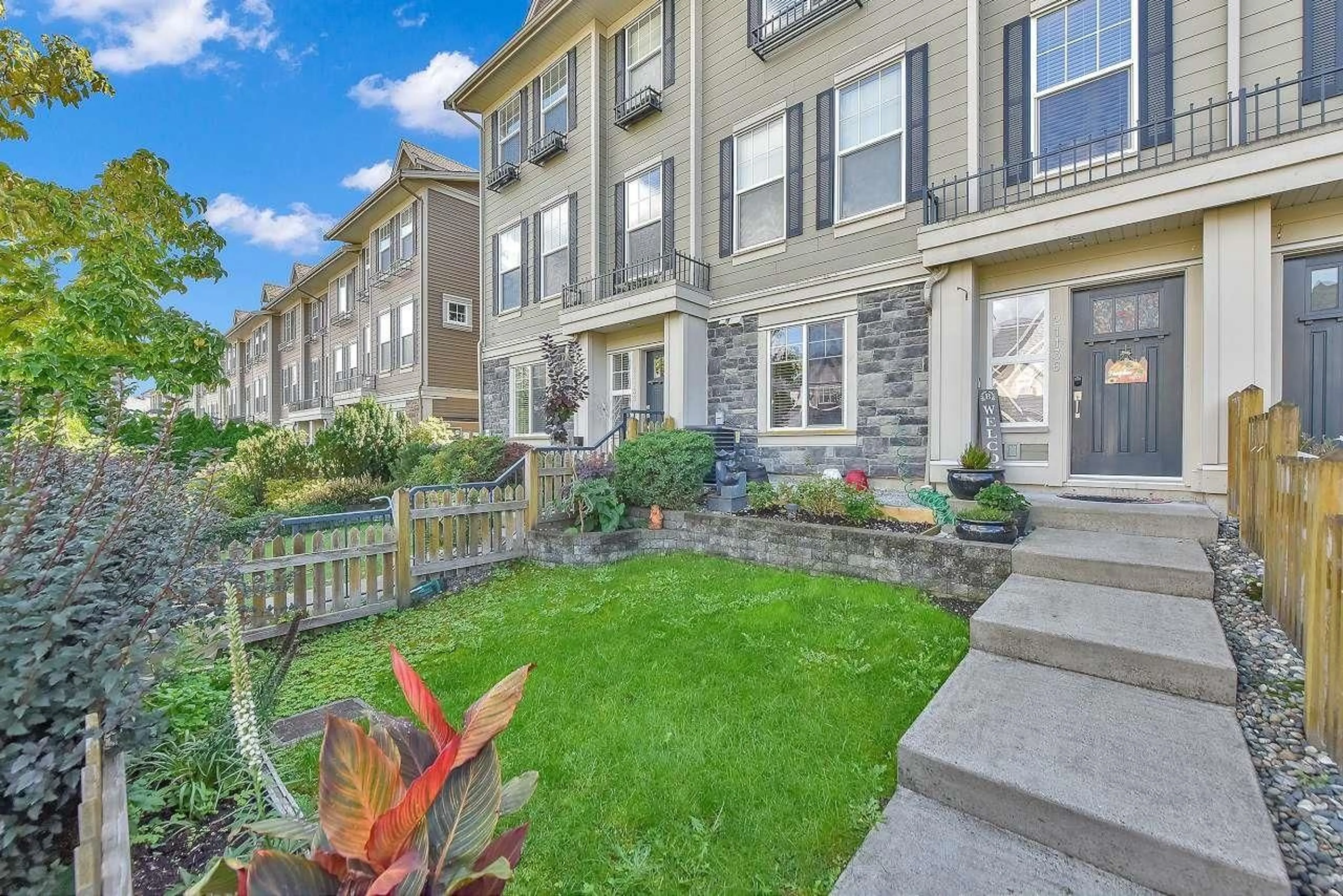 Patio, street for 21136 80A, Langley British Columbia V2Y0J5
