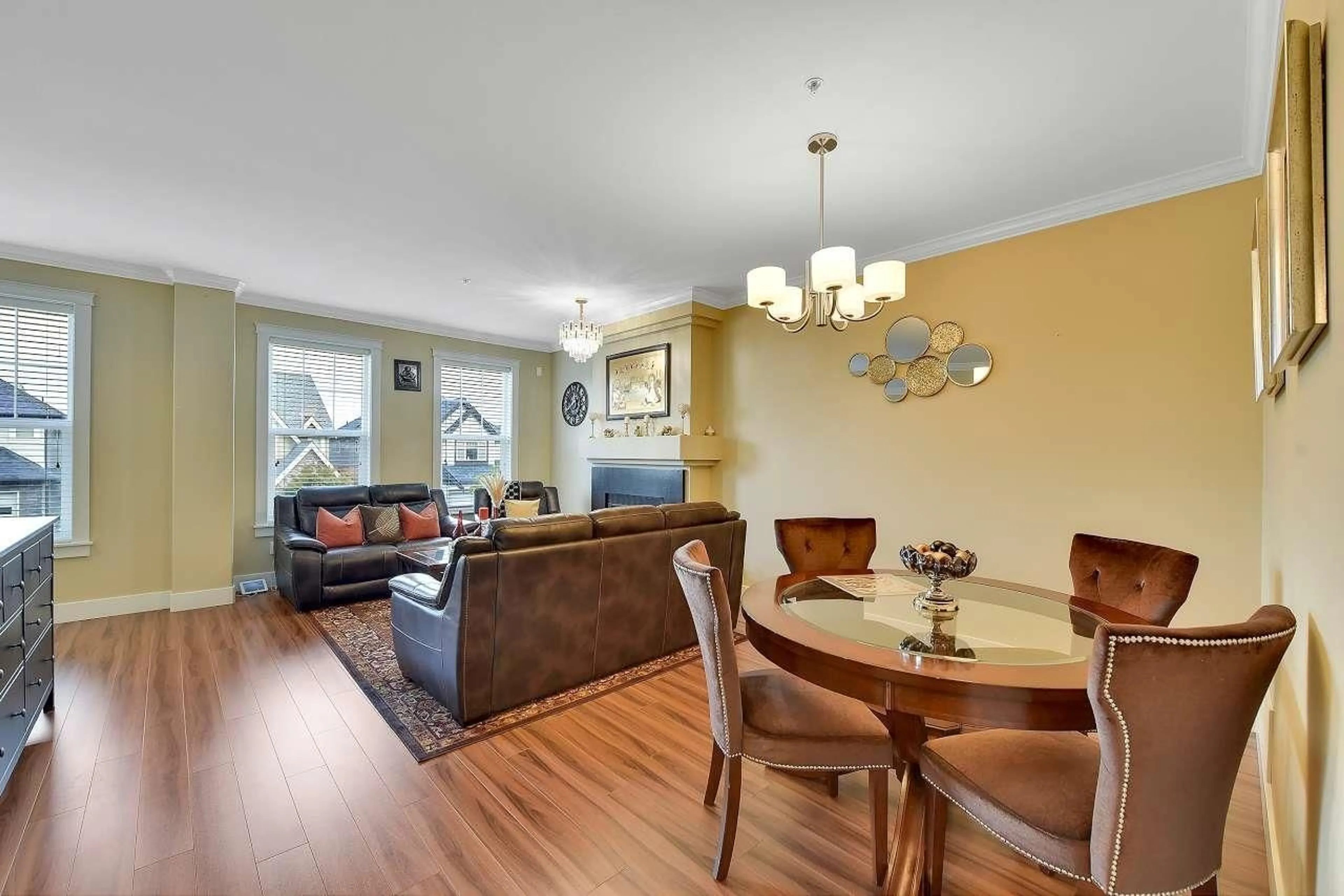 Living room with furniture, wood/laminate floor for 21136 80A, Langley British Columbia V2Y0J5