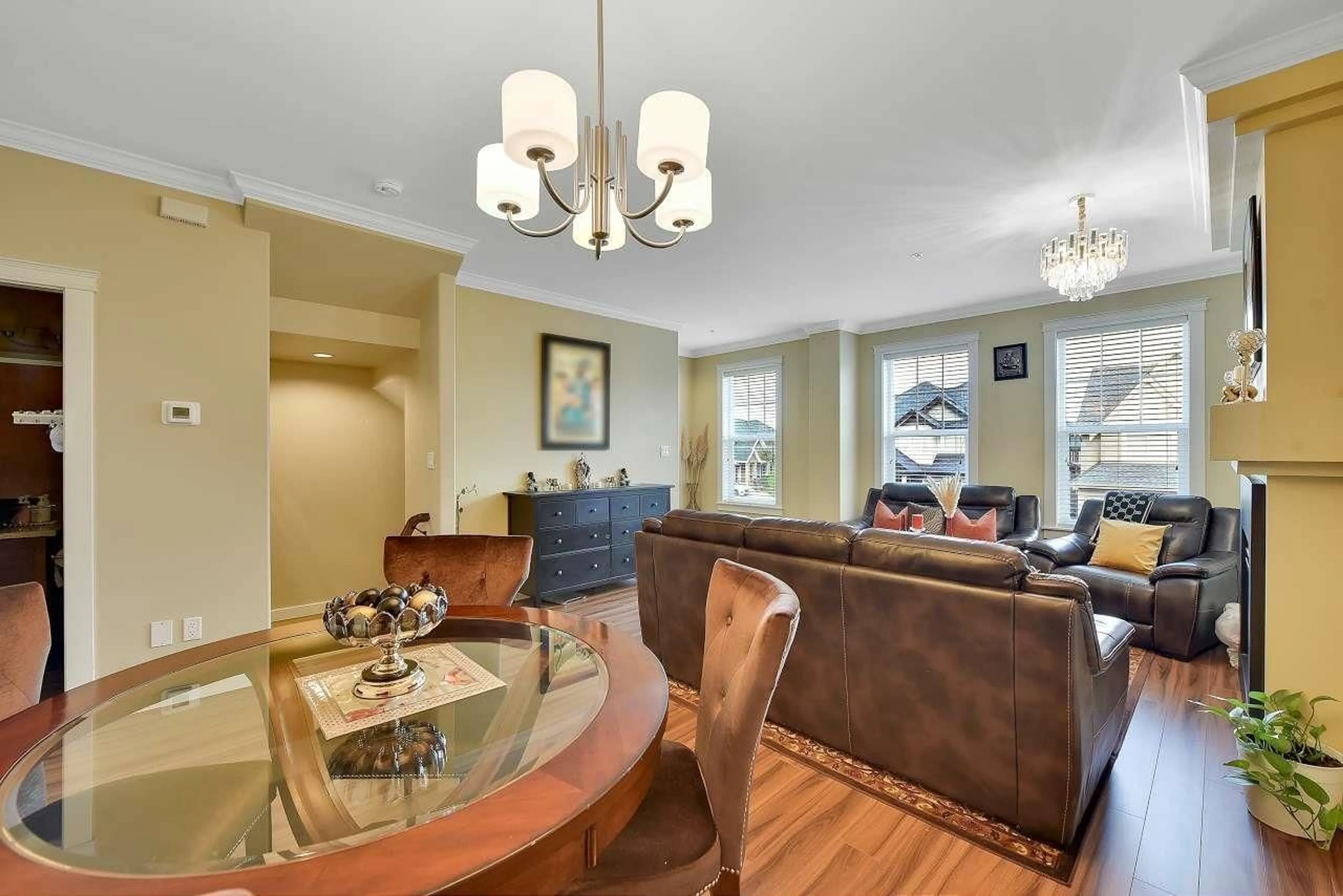 Living room with furniture, unknown for 21136 80A, Langley British Columbia V2Y0J5
