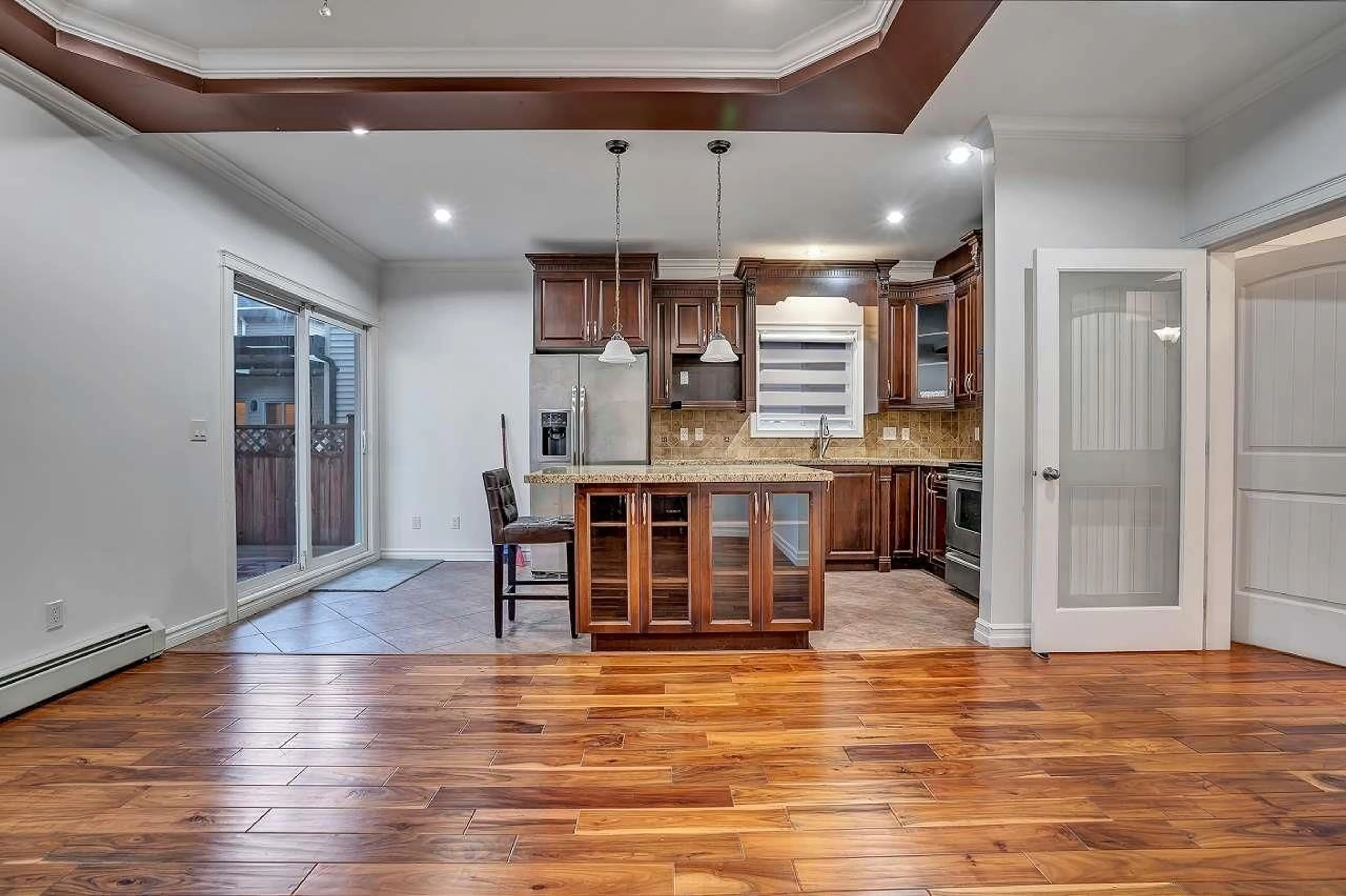 Open concept kitchen, unknown for 14188 62B, Surrey British Columbia V3X0B3