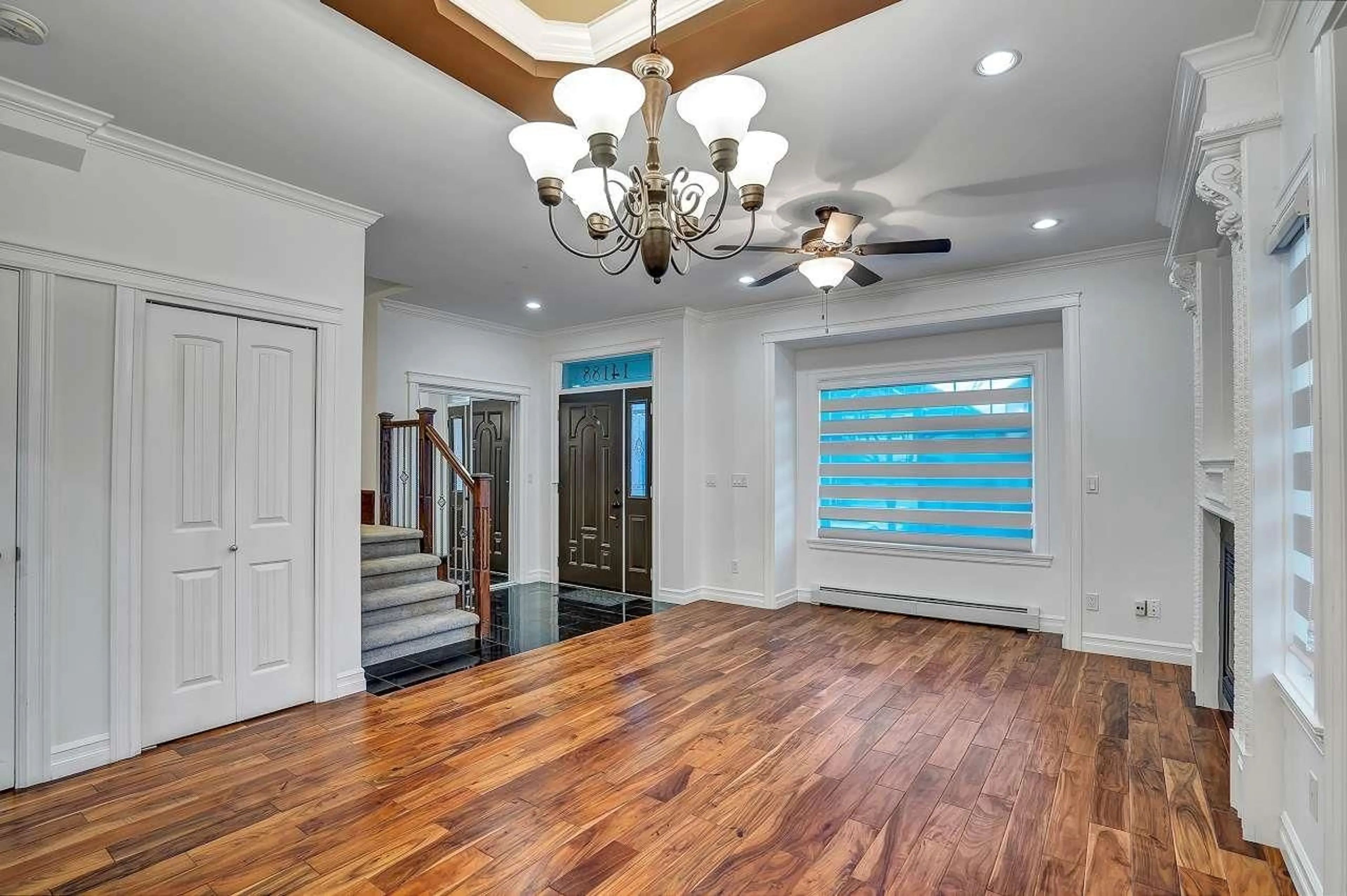 Indoor foyer for 14188 62B, Surrey British Columbia V3X0B3