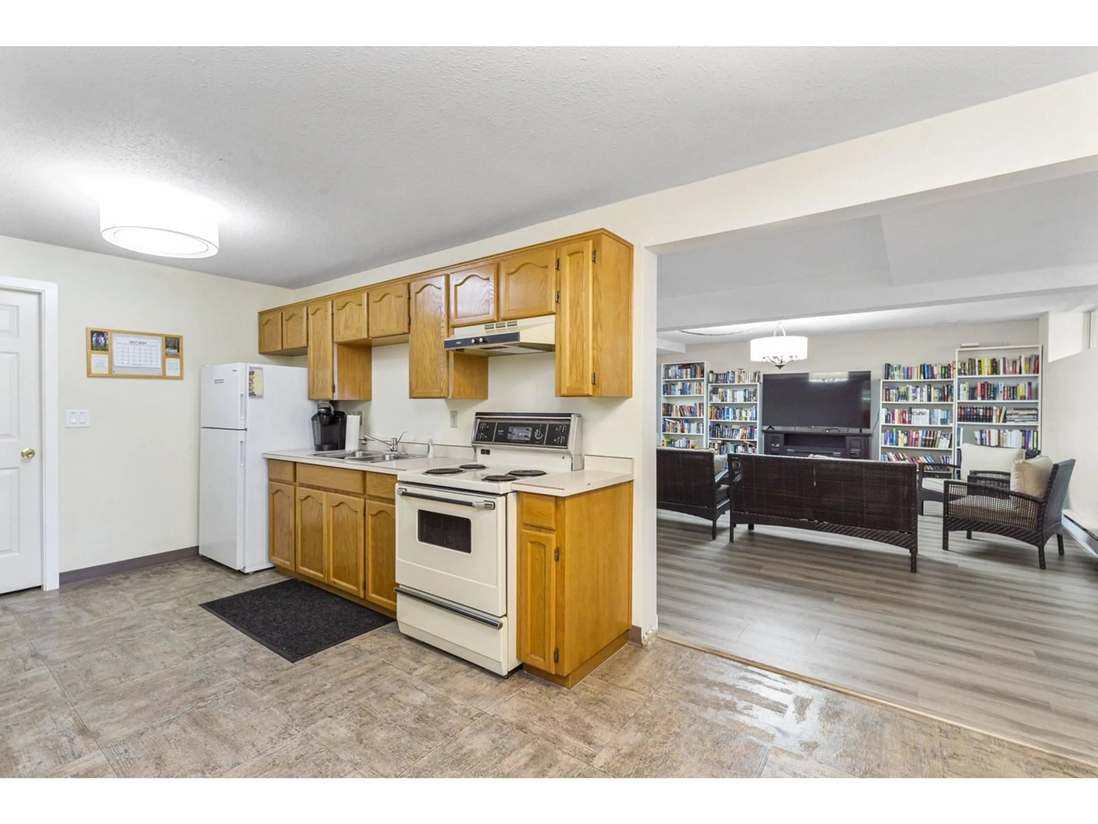 Standard kitchen, unknown for 24 - 2938 TRAFALGAR, Abbotsford British Columbia V2S7X5