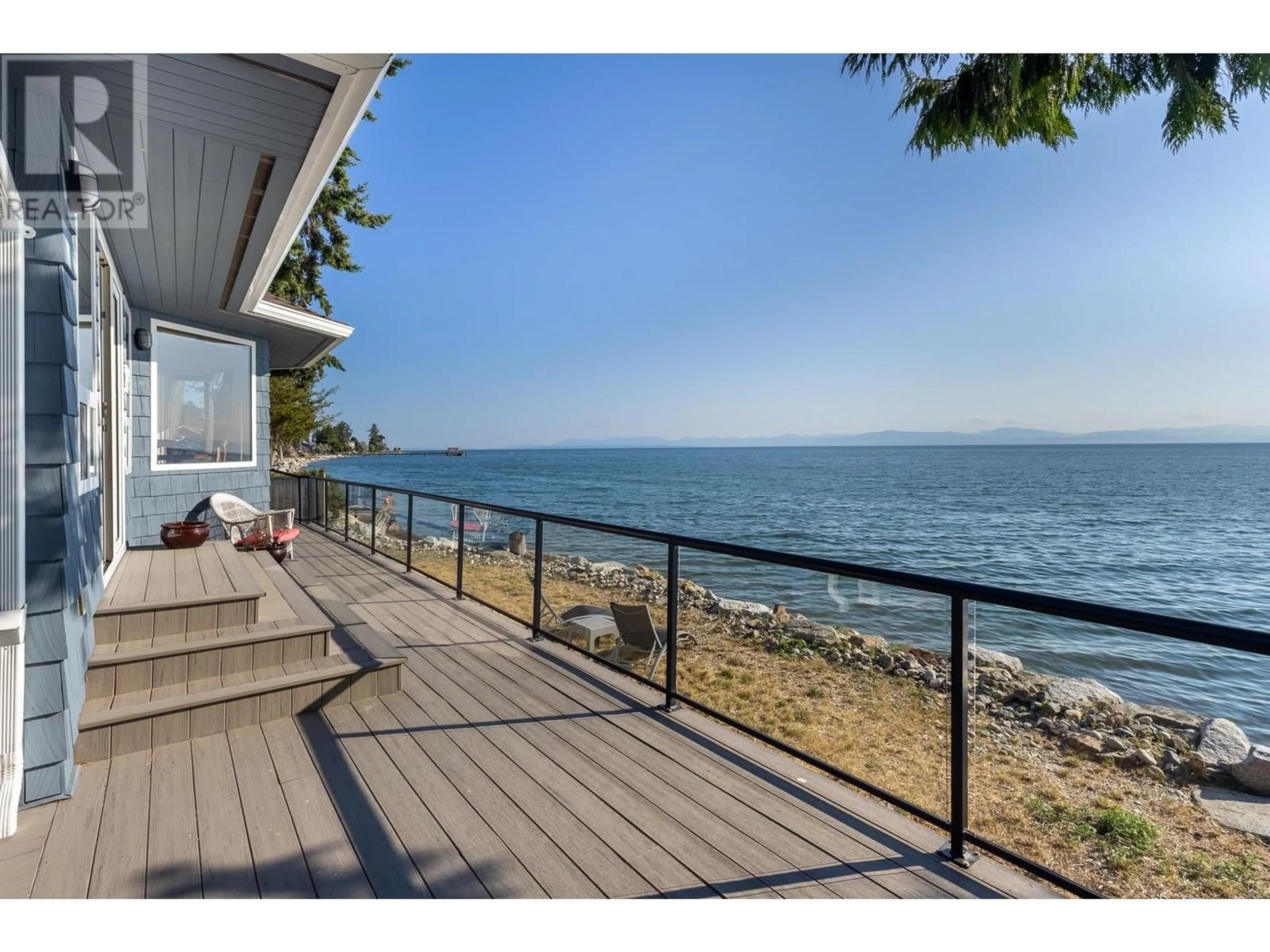 Patio, water/lake/river/ocean view for 4857 SUNSHINE COAST HIGHWAY, Sechelt British Columbia V7Z0B6