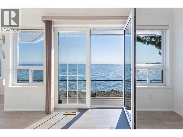 4857 SUNSHINE COAST HIGHWAY, Sechelt 4