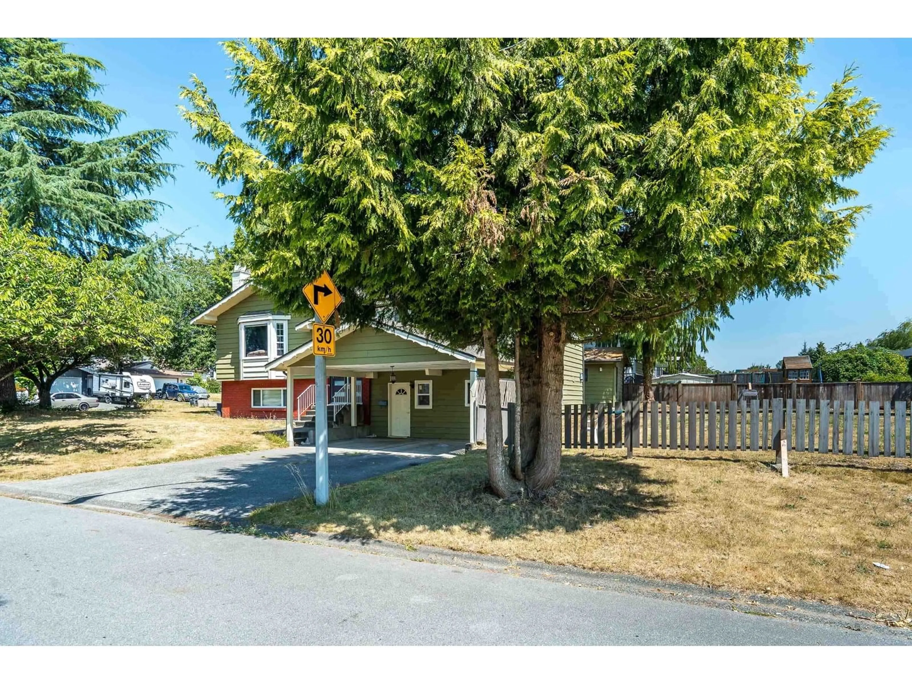 A pic from outside/outdoor area/front of a property/back of a property/a pic from drone, street for 14458 CHARTWELL, Surrey British Columbia V3S5E4