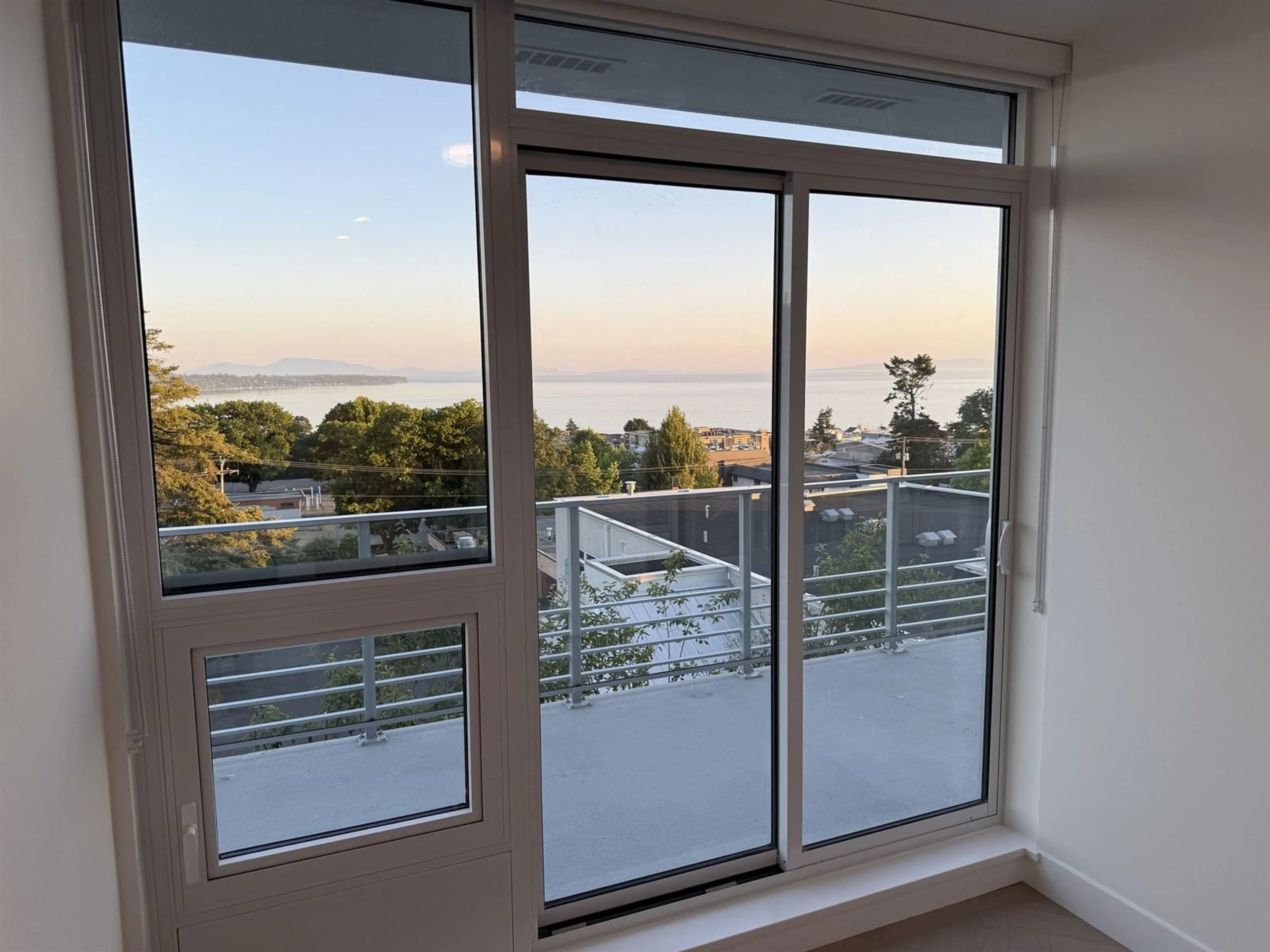 Balcony in the apartment, water/lake/river/ocean view for 410 - 1342 JOHNSTON, White Rock British Columbia V4B3Z2