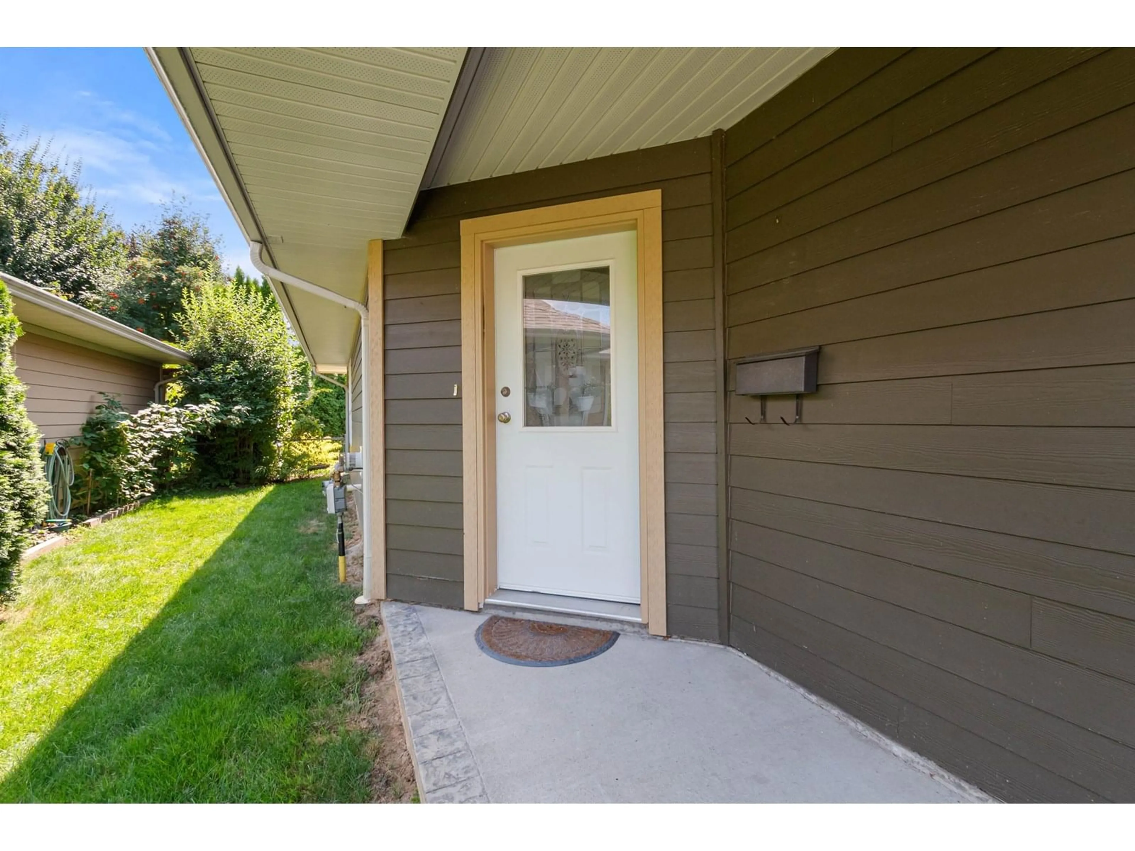 Indoor entryway for 16 - 7291 MORROW ROAD, Agassiz British Columbia V0M1A2