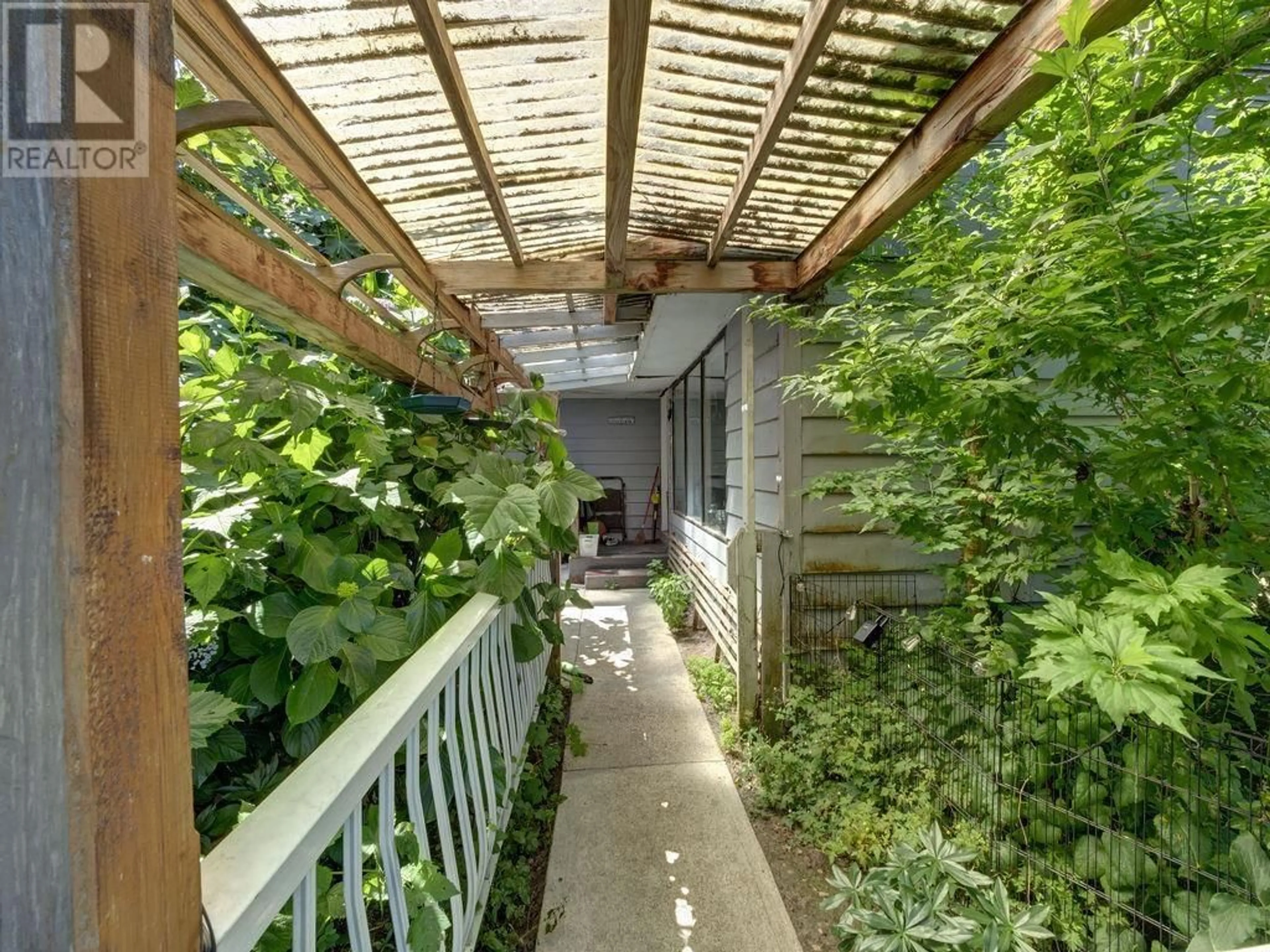 Patio, street for 6184 SUNSHINE COAST HIGHWAY, Sechelt British Columbia V7Z0M1