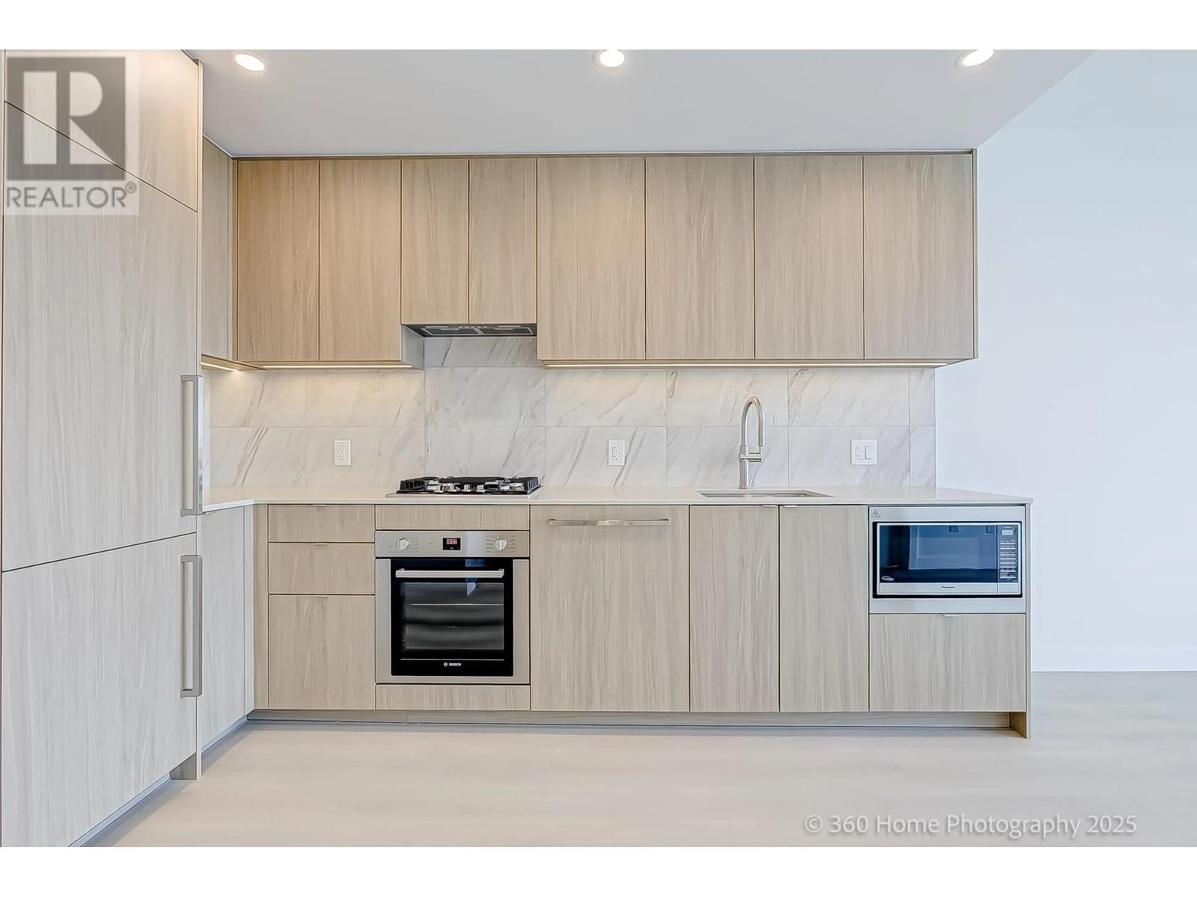 Standard kitchen, unknown for 2304 - 626 CLAREMONT STREET, Coquitlam British Columbia V3J0T1