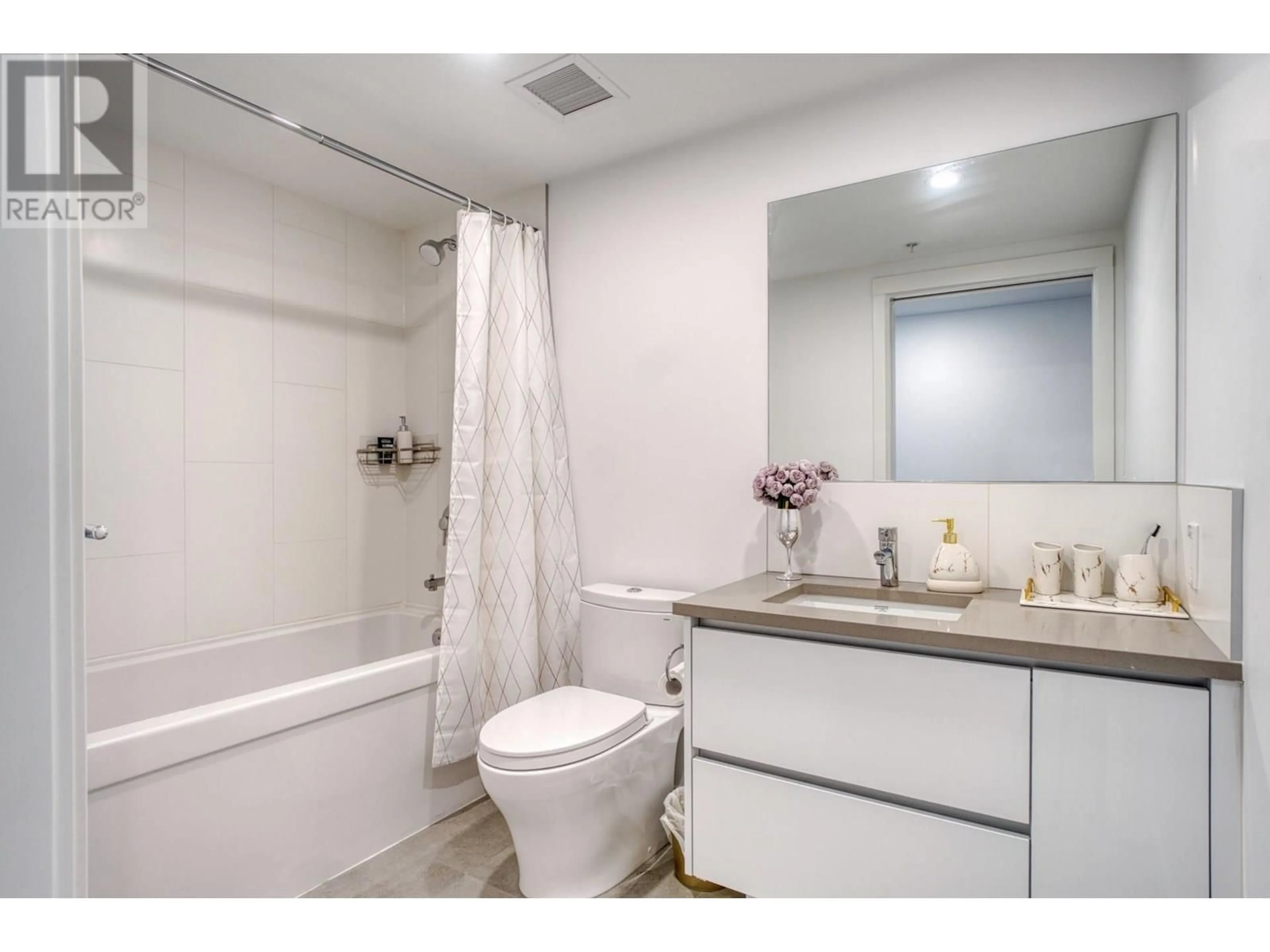 Standard bathroom, ceramic/tile floor for 909 - 823 CARNARVON STREET, New Westminster British Columbia V3M0N5
