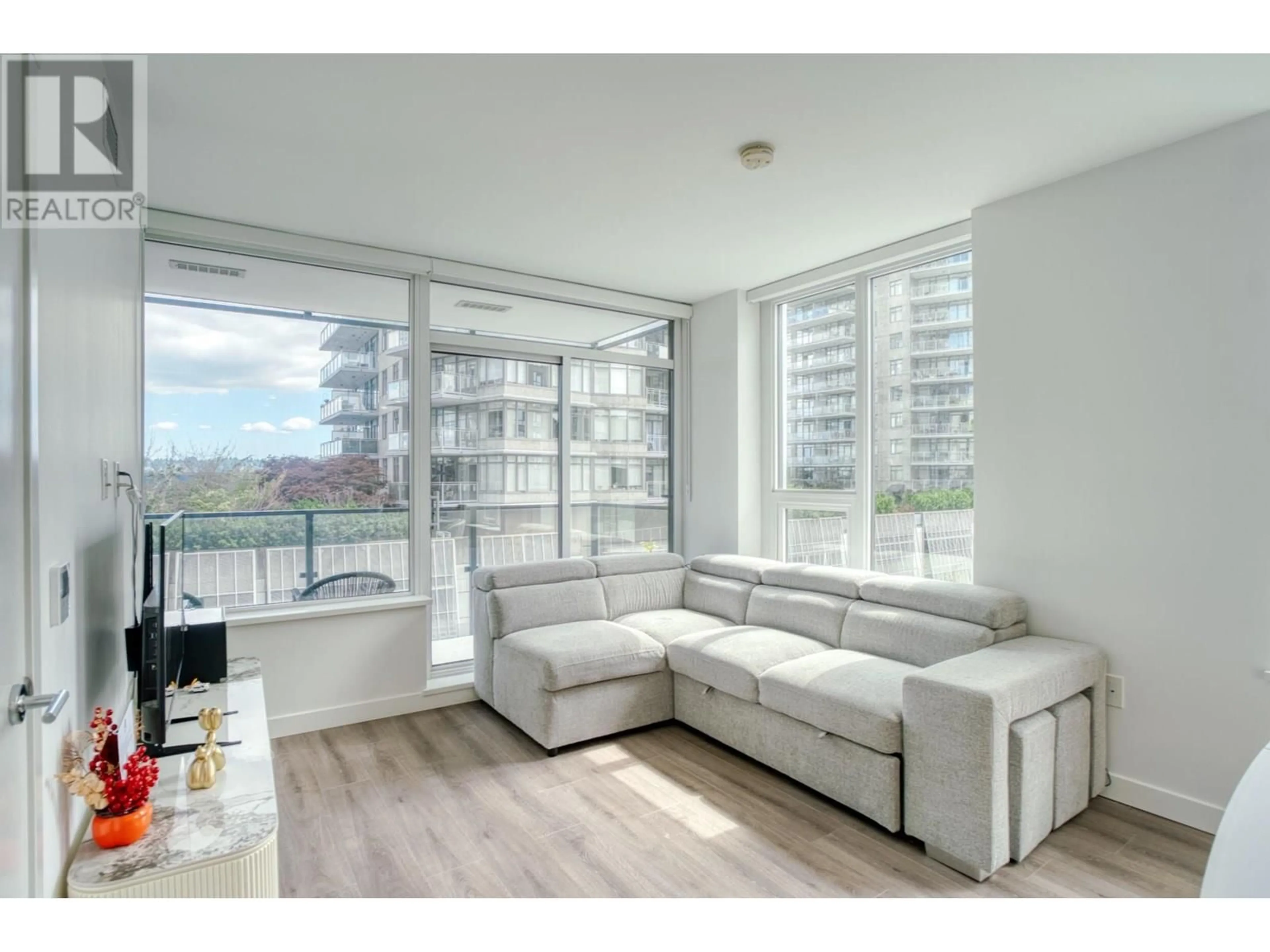 Living room with furniture, unknown for 909 - 823 CARNARVON STREET, New Westminster British Columbia V3M0N5