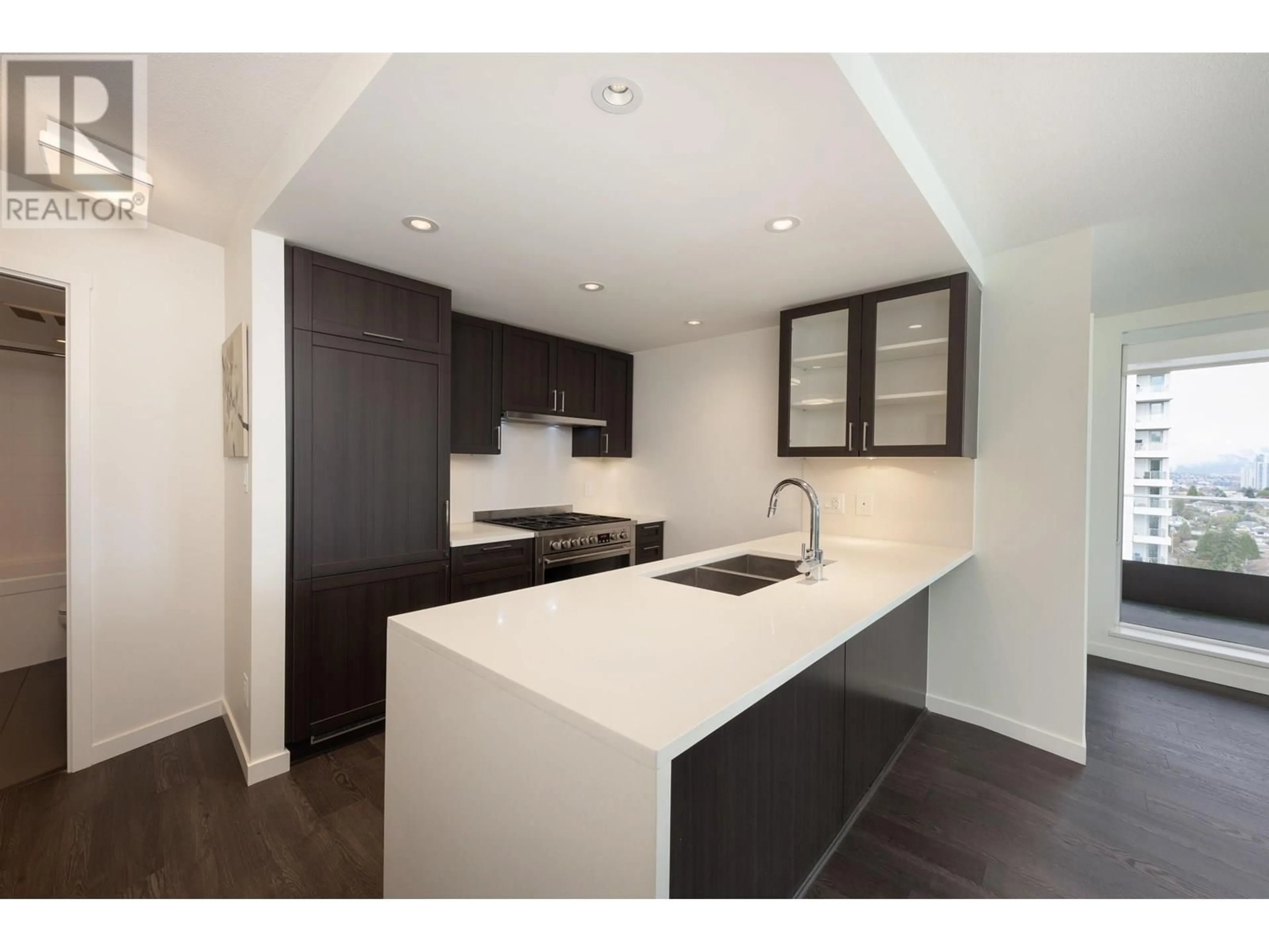 Unknown for 2104 - 5665 BOUNDARY ROAD, Vancouver British Columbia V5R2P9