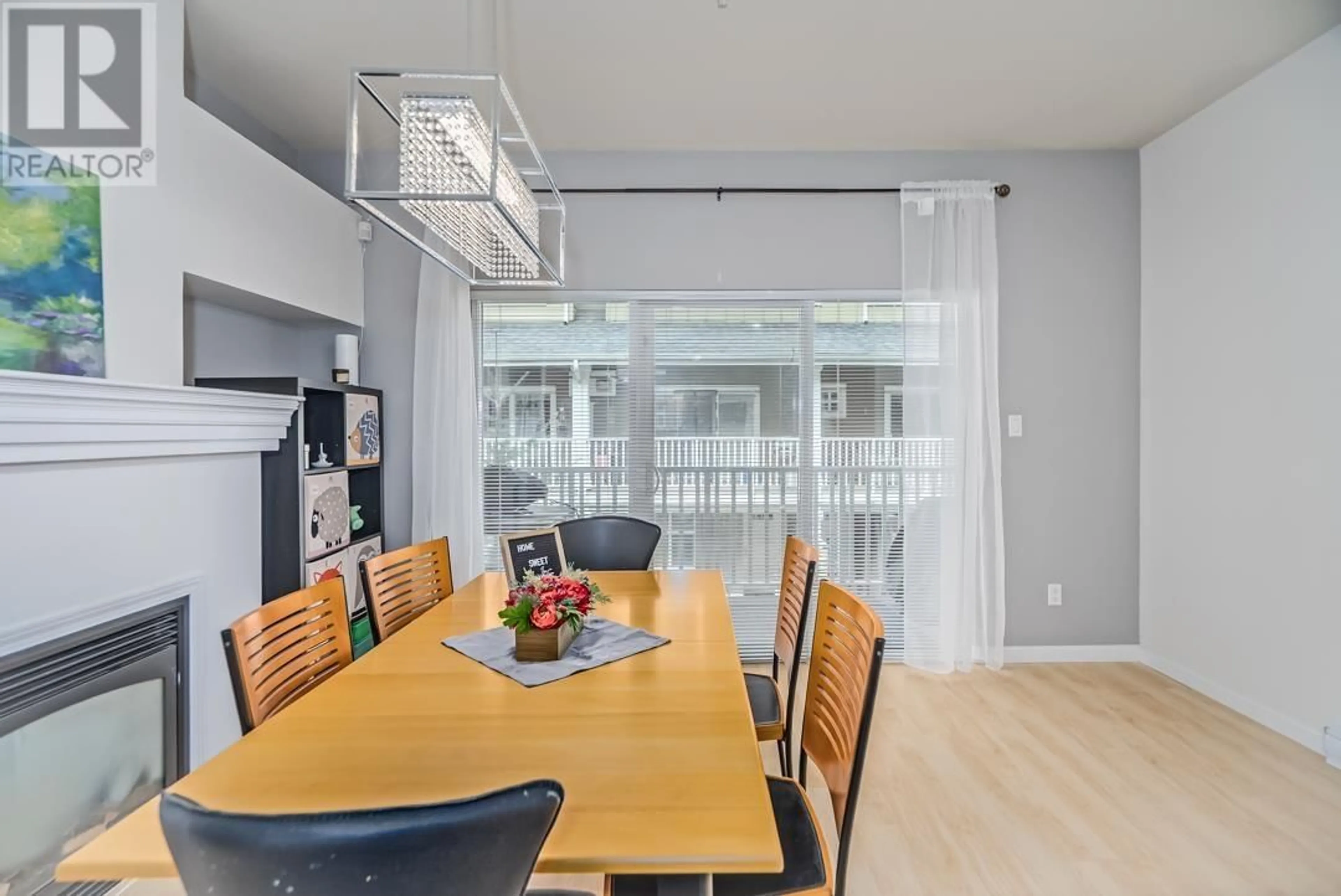 Dining room, wood/laminate floor for 35 - 935 EWEN AVENUE, New Westminster British Columbia V3M0A1