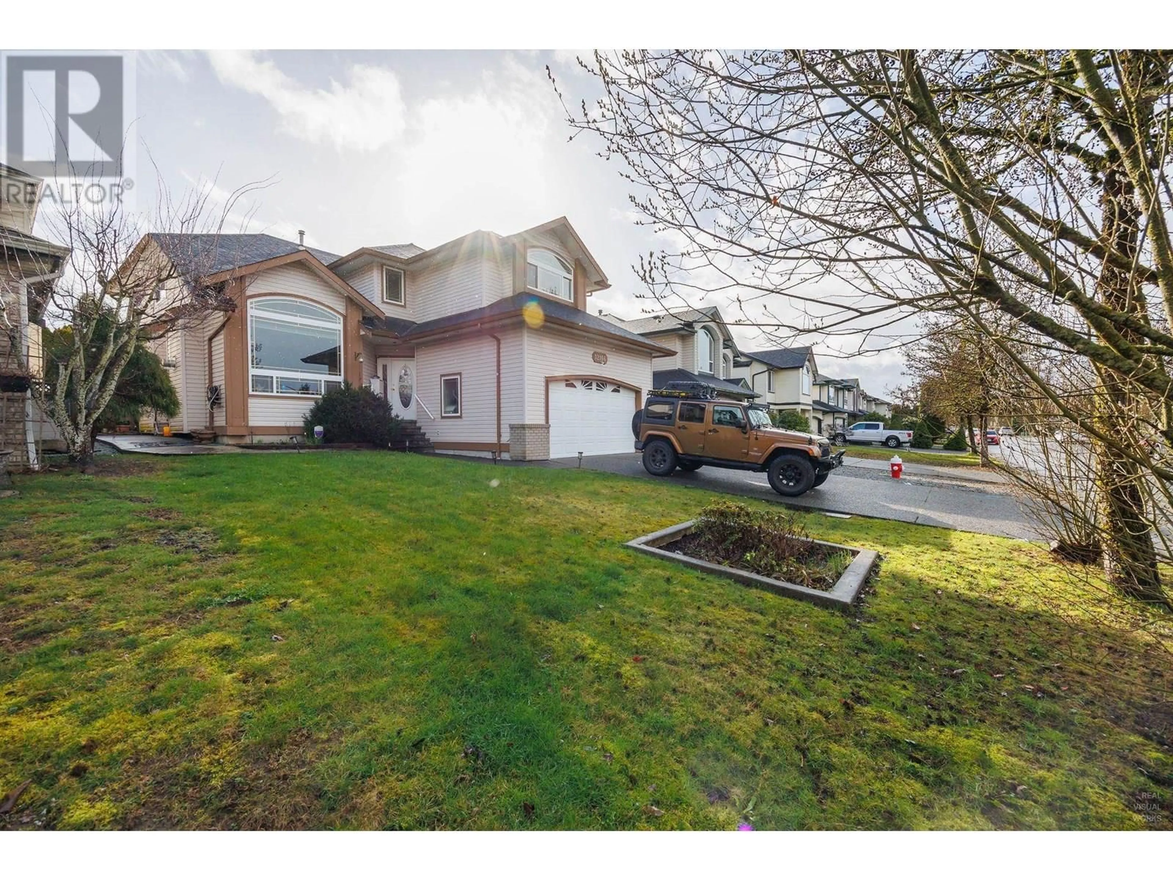 A pic from outside/outdoor area/front of a property/back of a property/a pic from drone, street for 12166 201B STREET, Maple Ridge British Columbia V2X3J8
