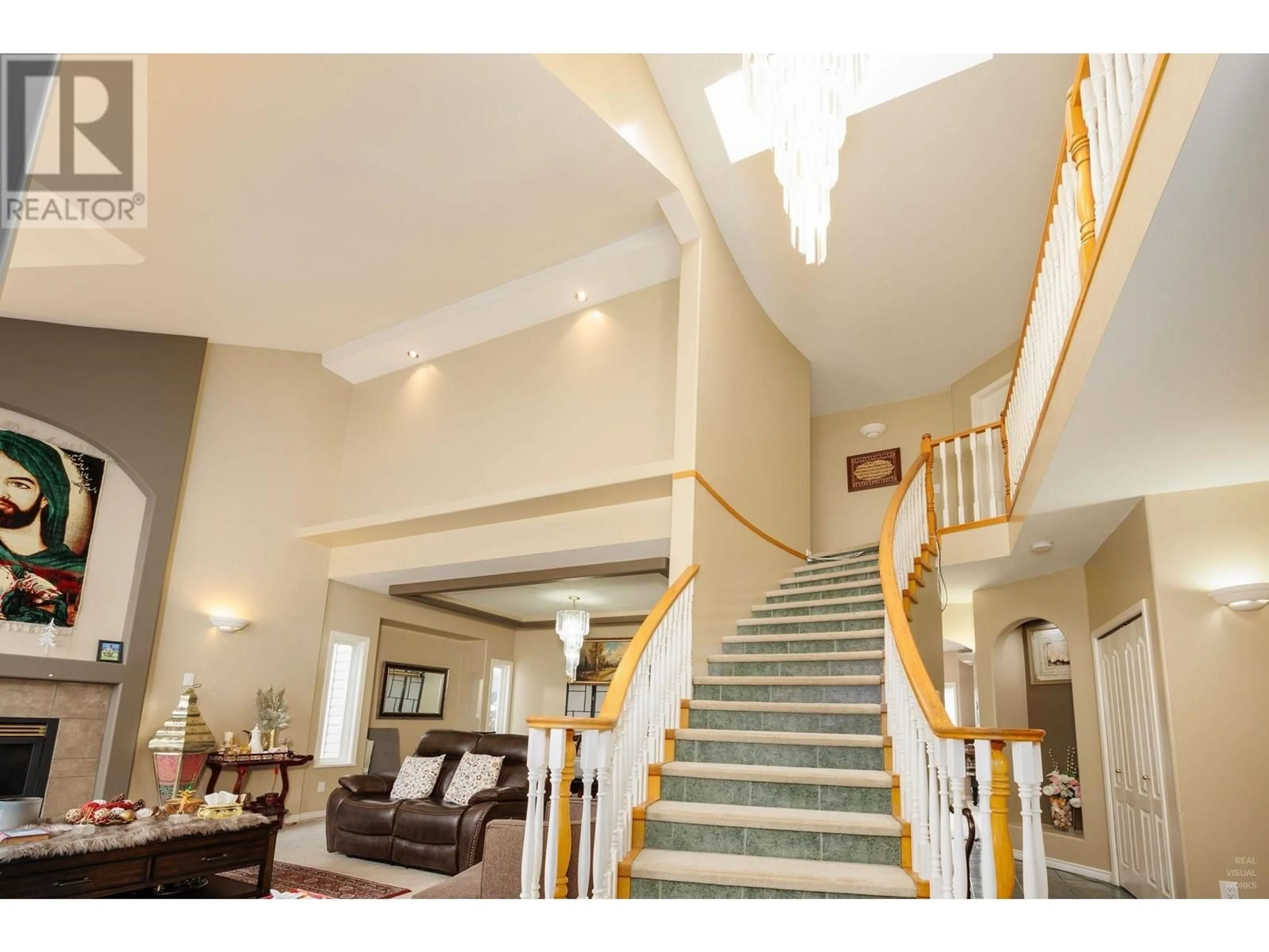 Indoor foyer for 12166 201B STREET, Maple Ridge British Columbia V2X3J8