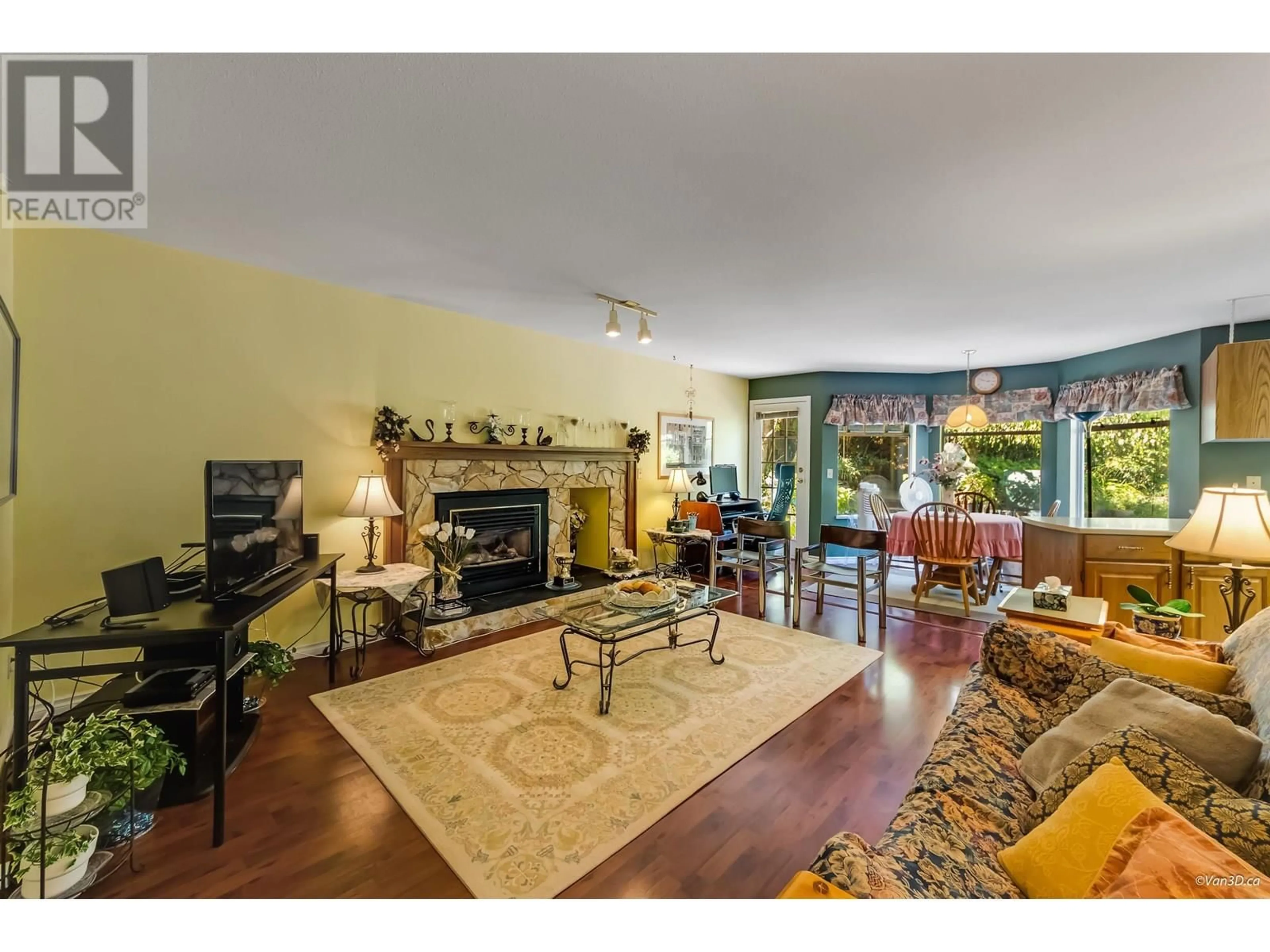 Living room with furniture, unknown for 1207 DURANT DRIVE, Coquitlam British Columbia V3B6R3