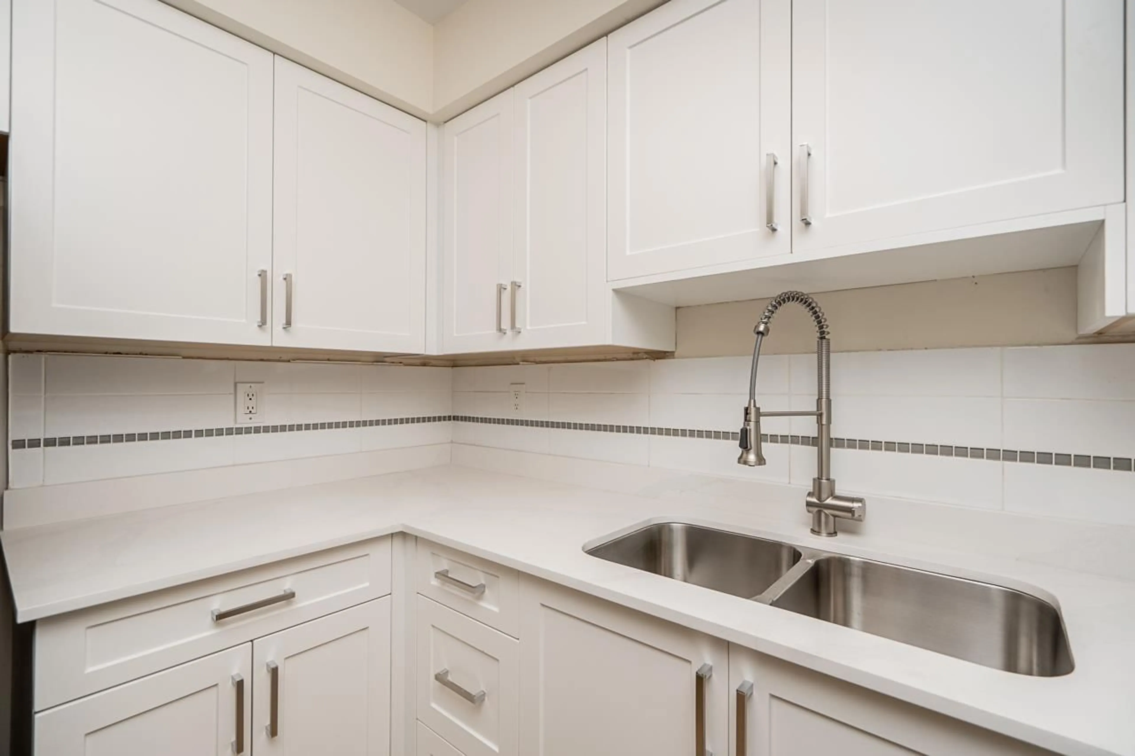 Standard kitchen, unknown for 204 - 5294 204, Langley British Columbia V3A1Z1