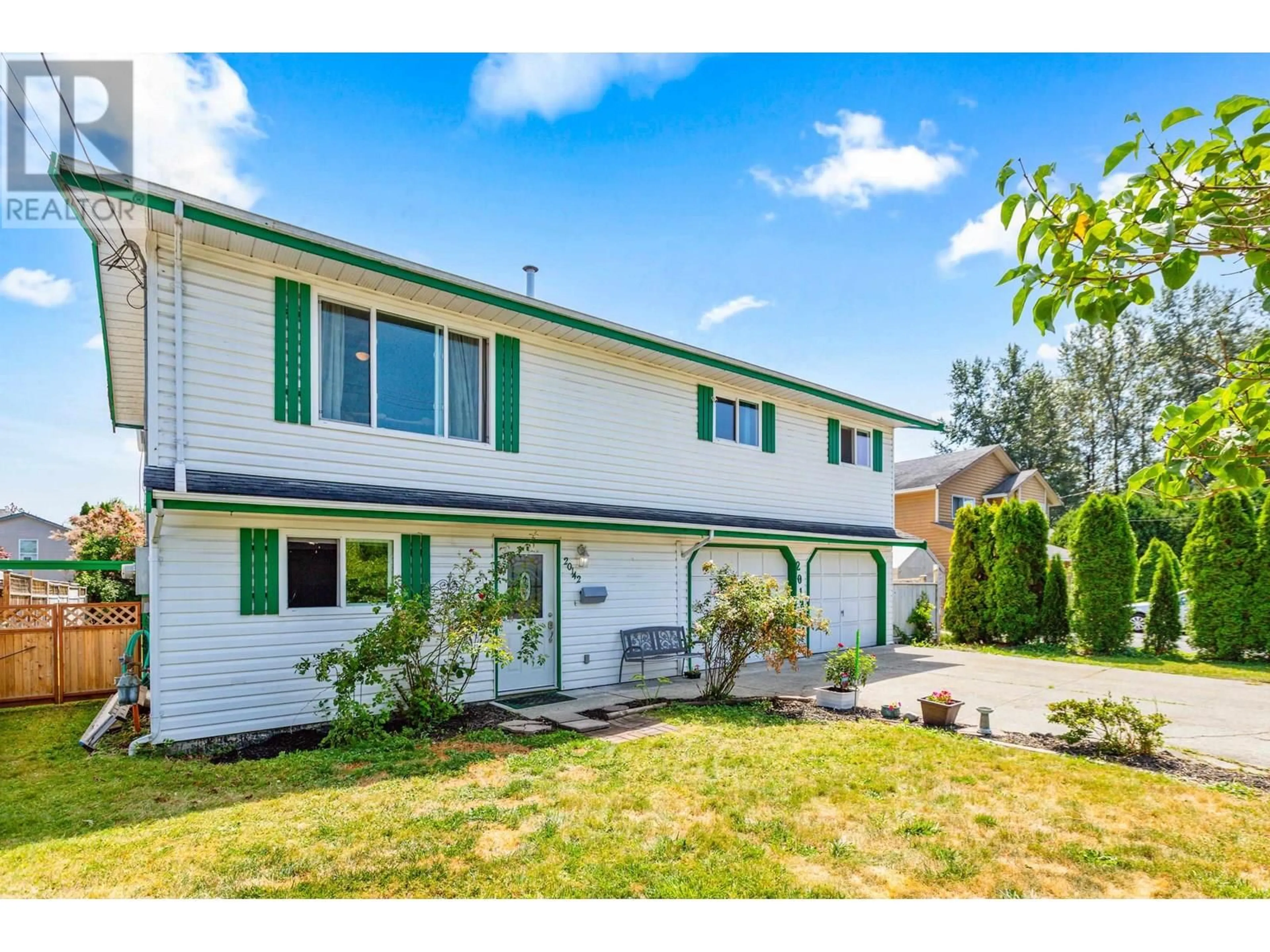Home with vinyl exterior material, street for 20142 HAMPTON STREET, Maple Ridge British Columbia V2X0M7