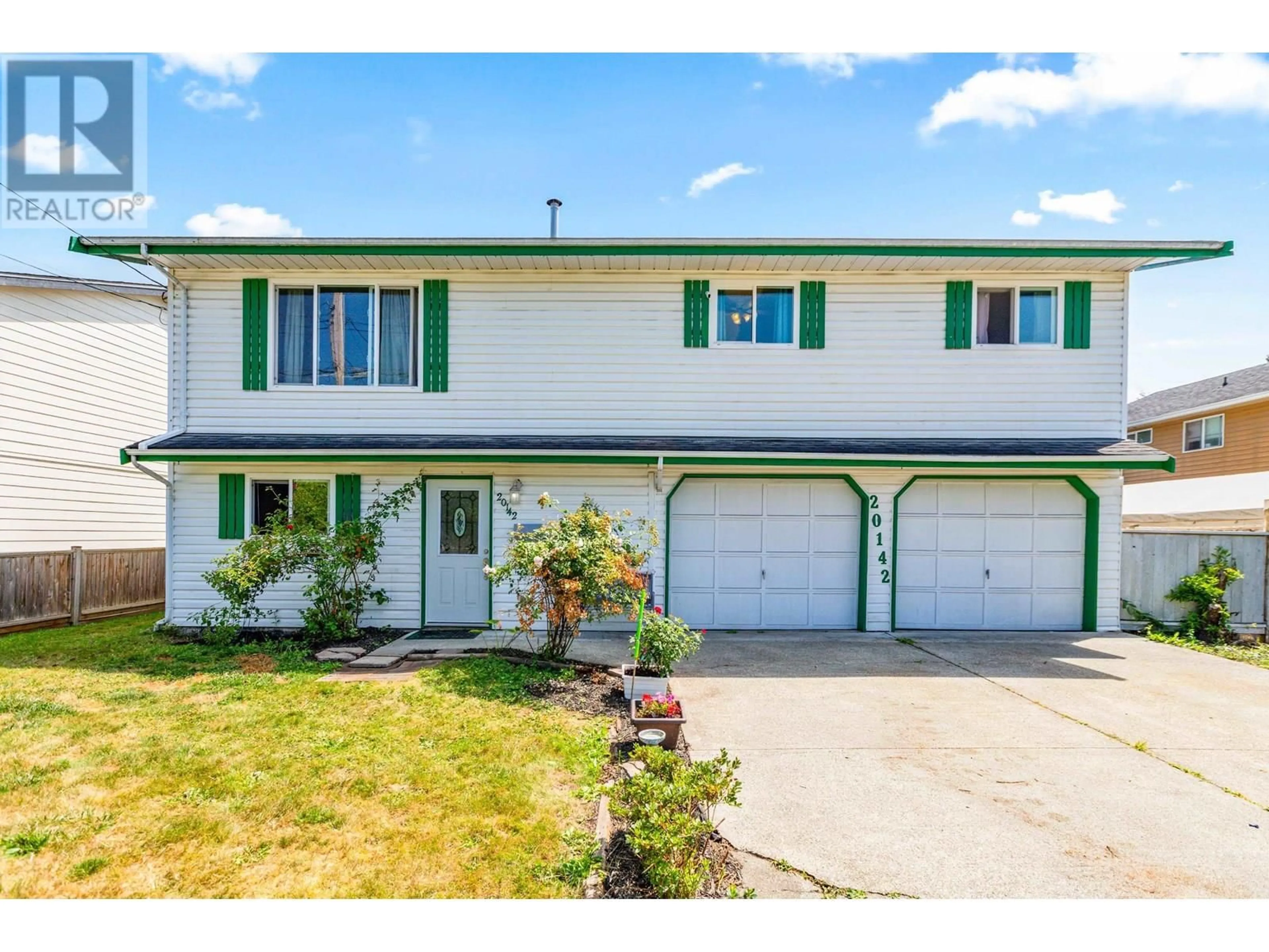 Home with vinyl exterior material, street for 20142 HAMPTON STREET, Maple Ridge British Columbia V2X0M7