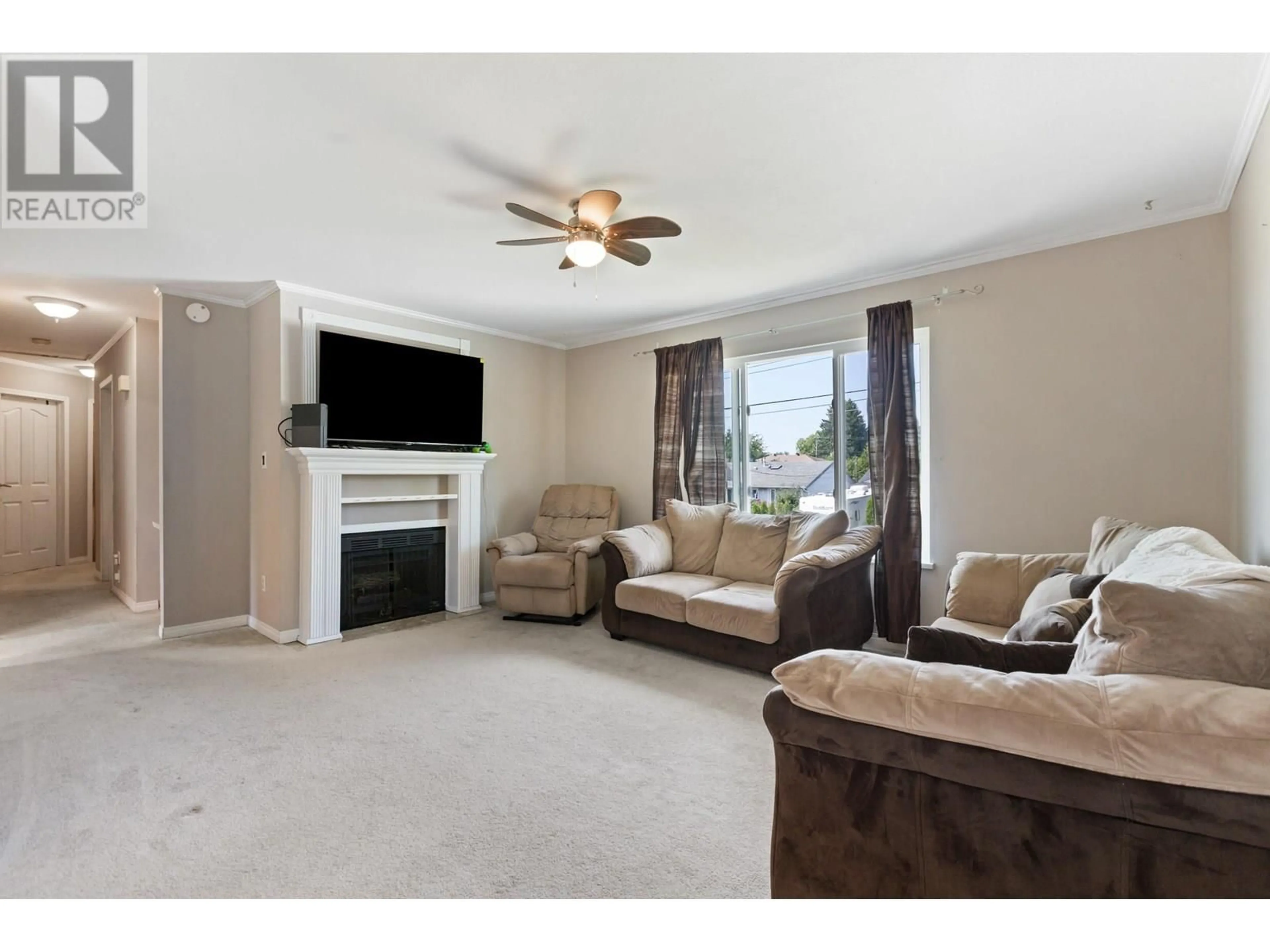 Living room with furniture, unknown for 20142 HAMPTON STREET, Maple Ridge British Columbia V2X0M7