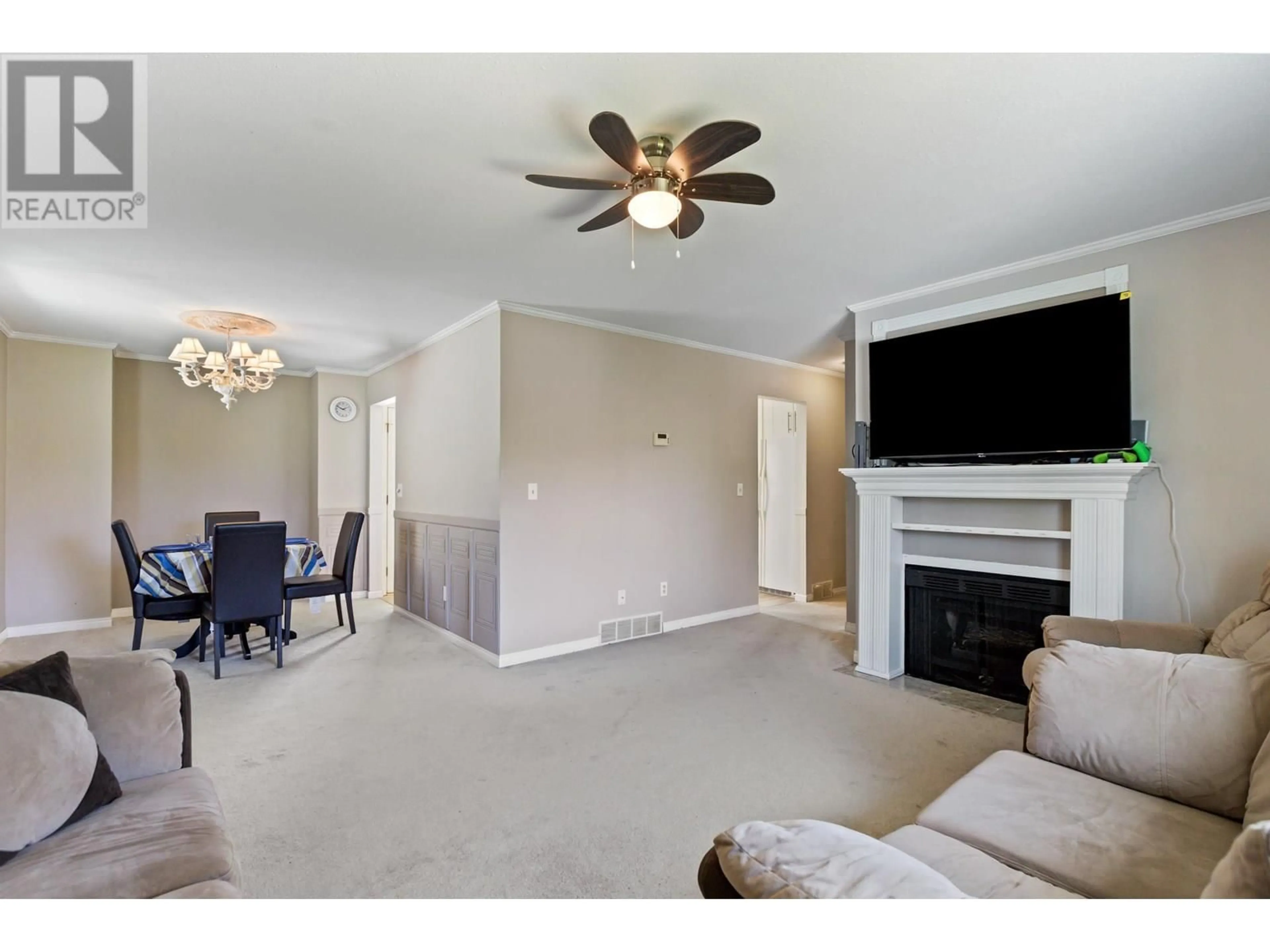 Living room with furniture, unknown for 20142 HAMPTON STREET, Maple Ridge British Columbia V2X0M7