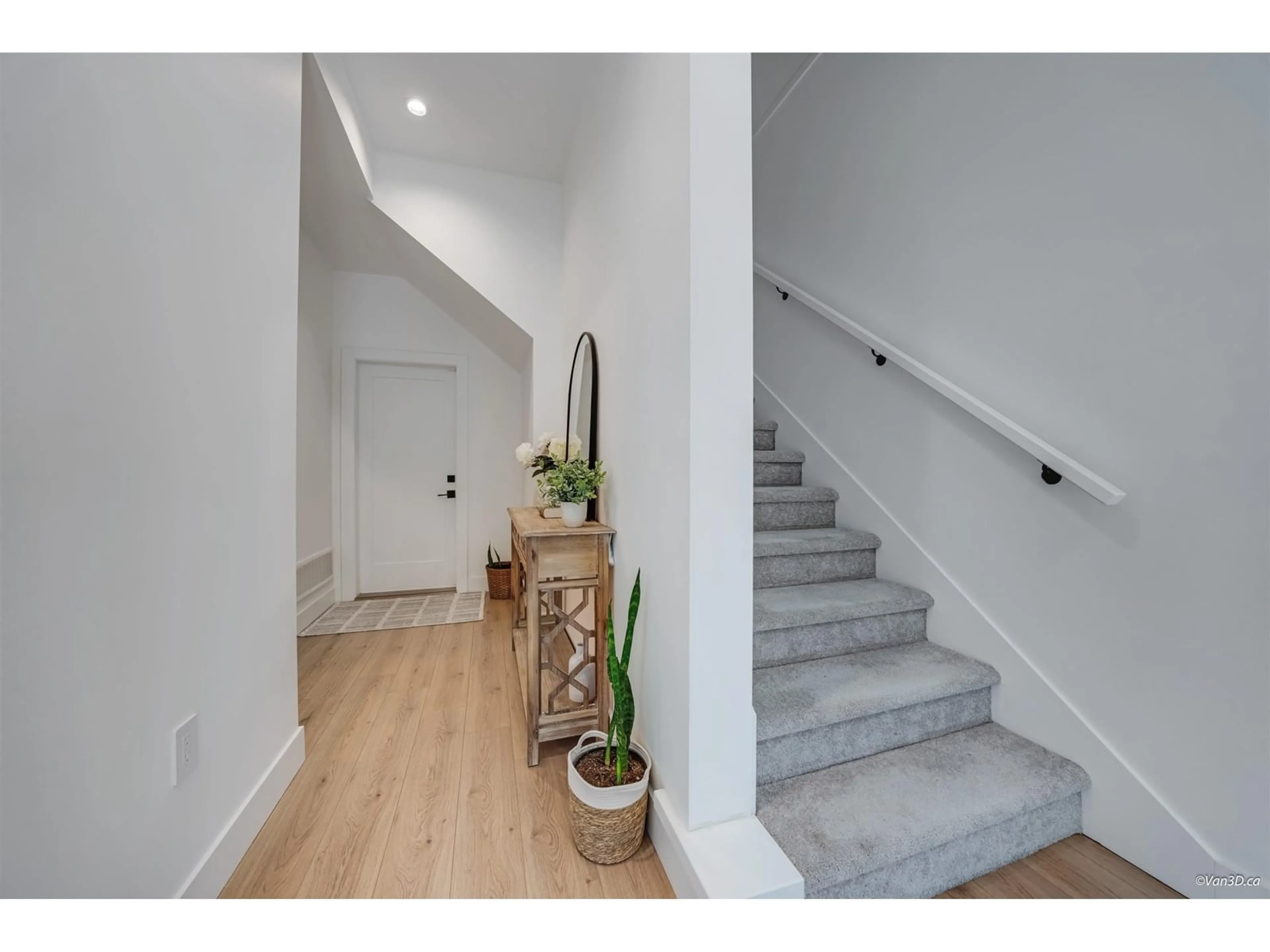 Indoor entryway for 33 - 15030 28, Surrey British Columbia V4P0H3