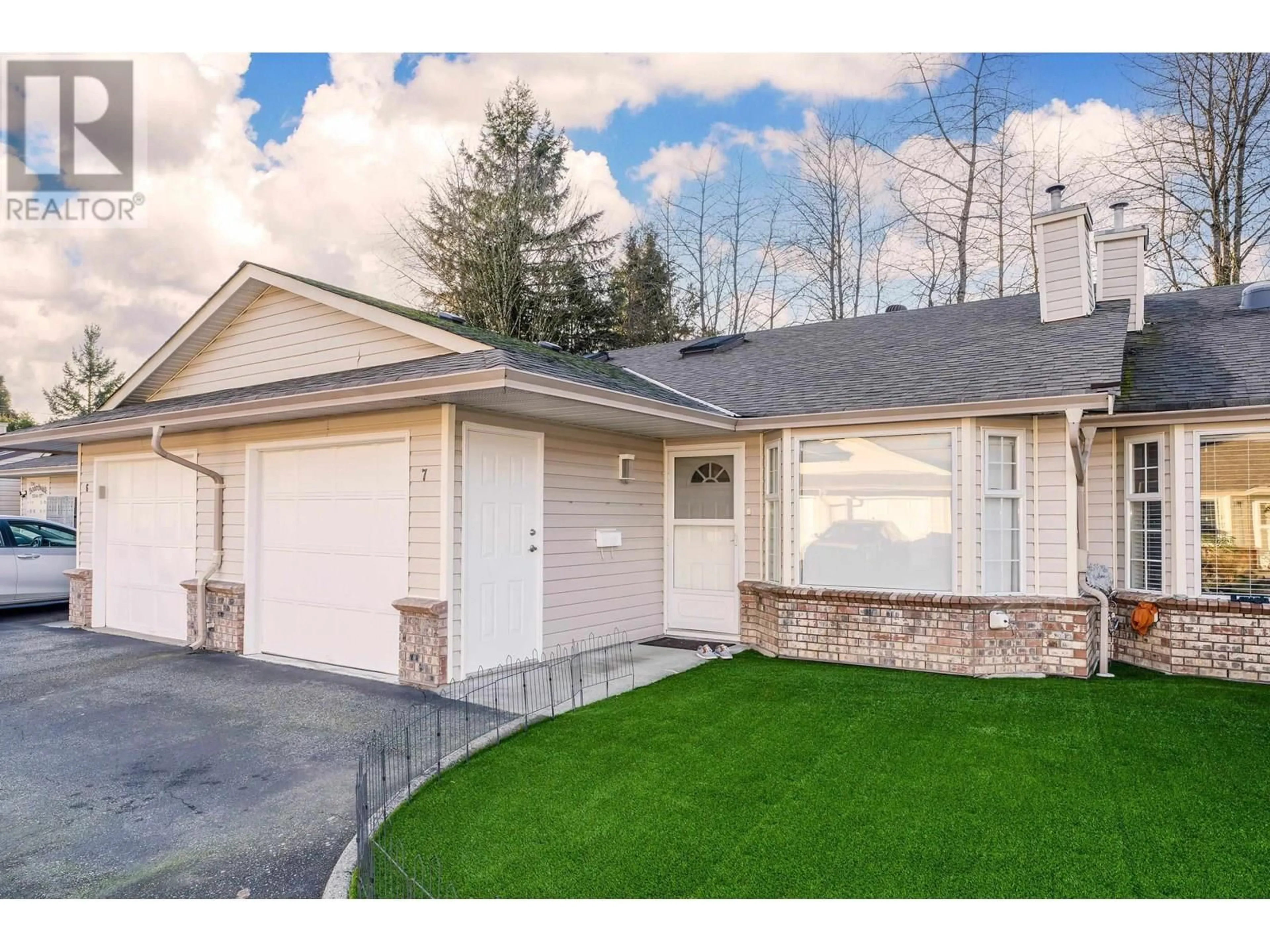 Home with vinyl exterior material, street for 7 - 12049 217 STREET, Maple Ridge British Columbia V2X0M8