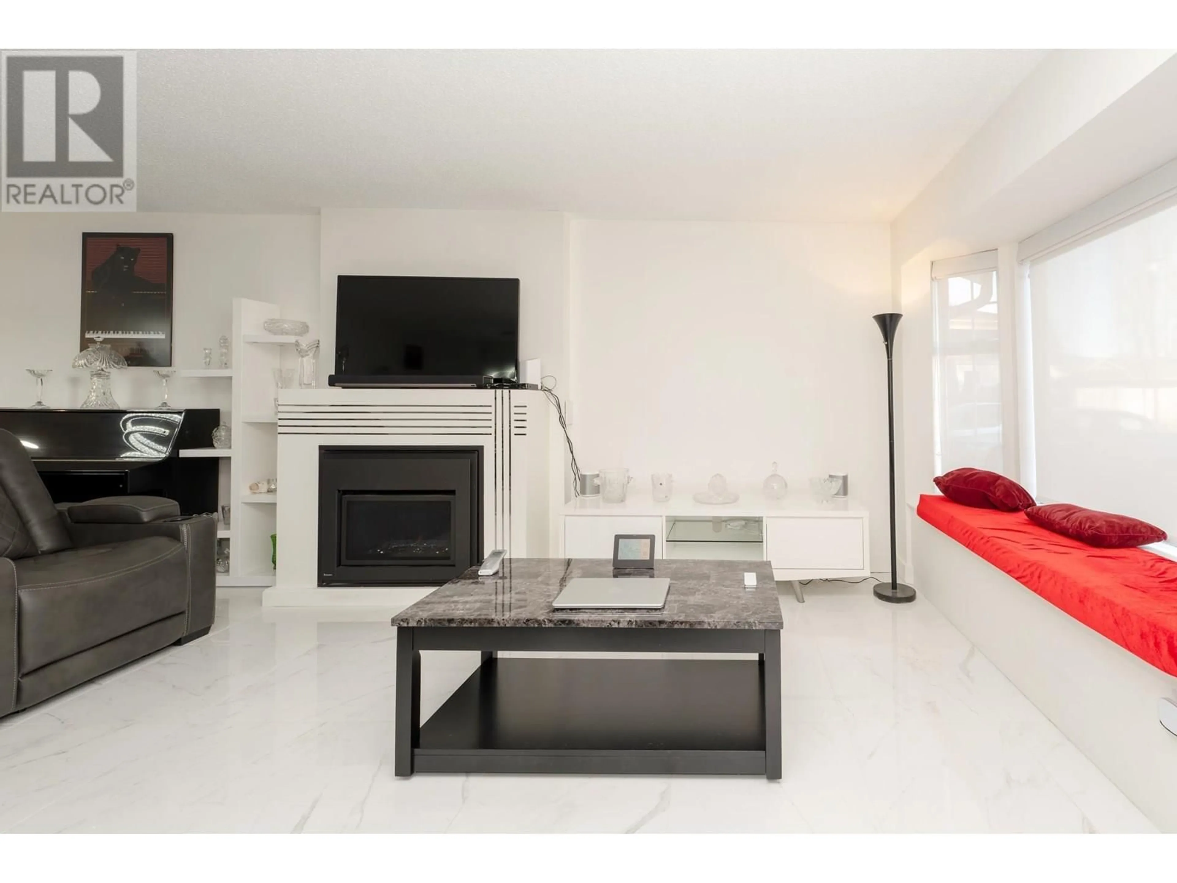 Living room with furniture, unknown for 7 - 12049 217 STREET, Maple Ridge British Columbia V2X0M8
