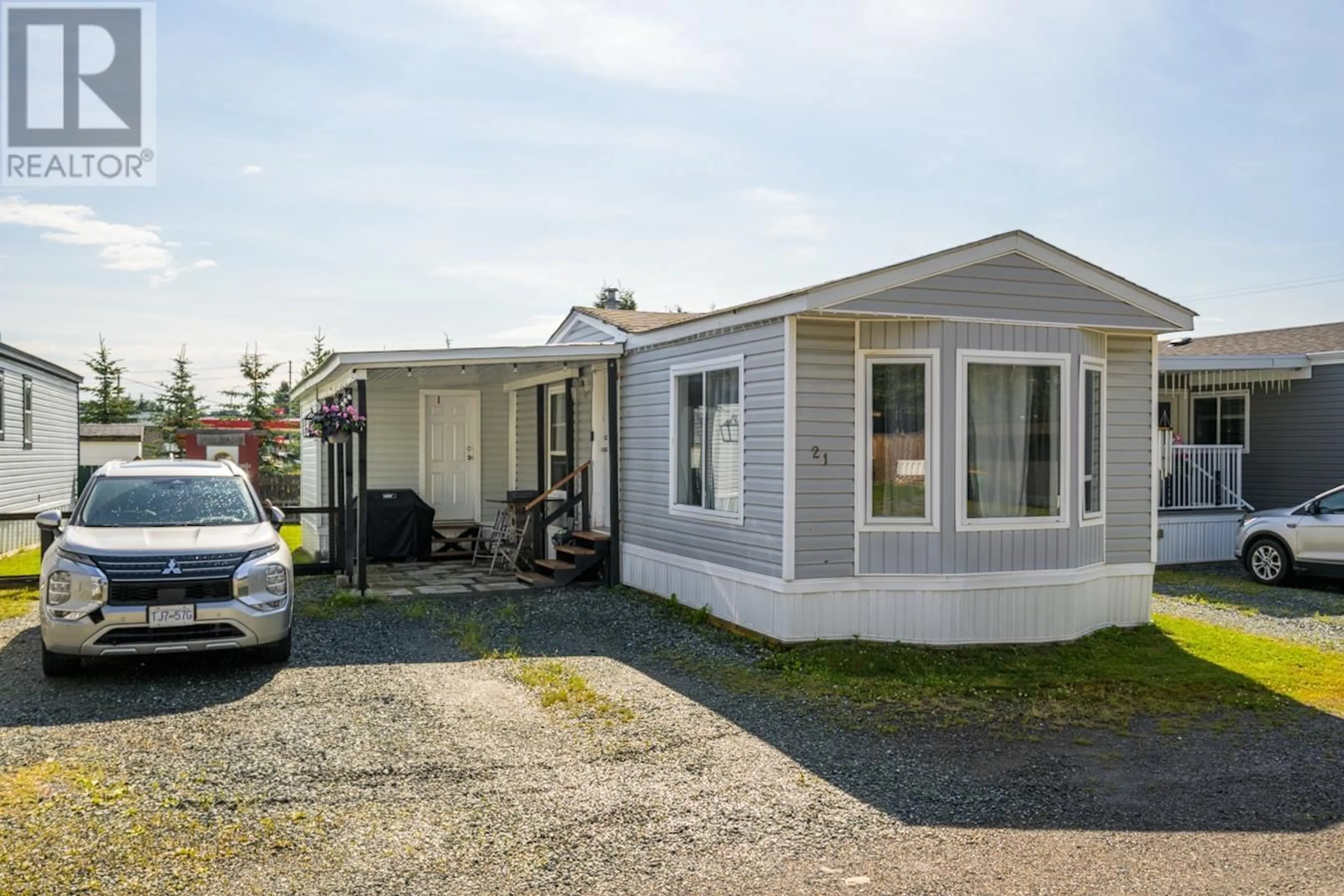 Home with vinyl exterior material, street for 21 - 5988 GAUTHIER ROAD, Prince George British Columbia V2N5M4