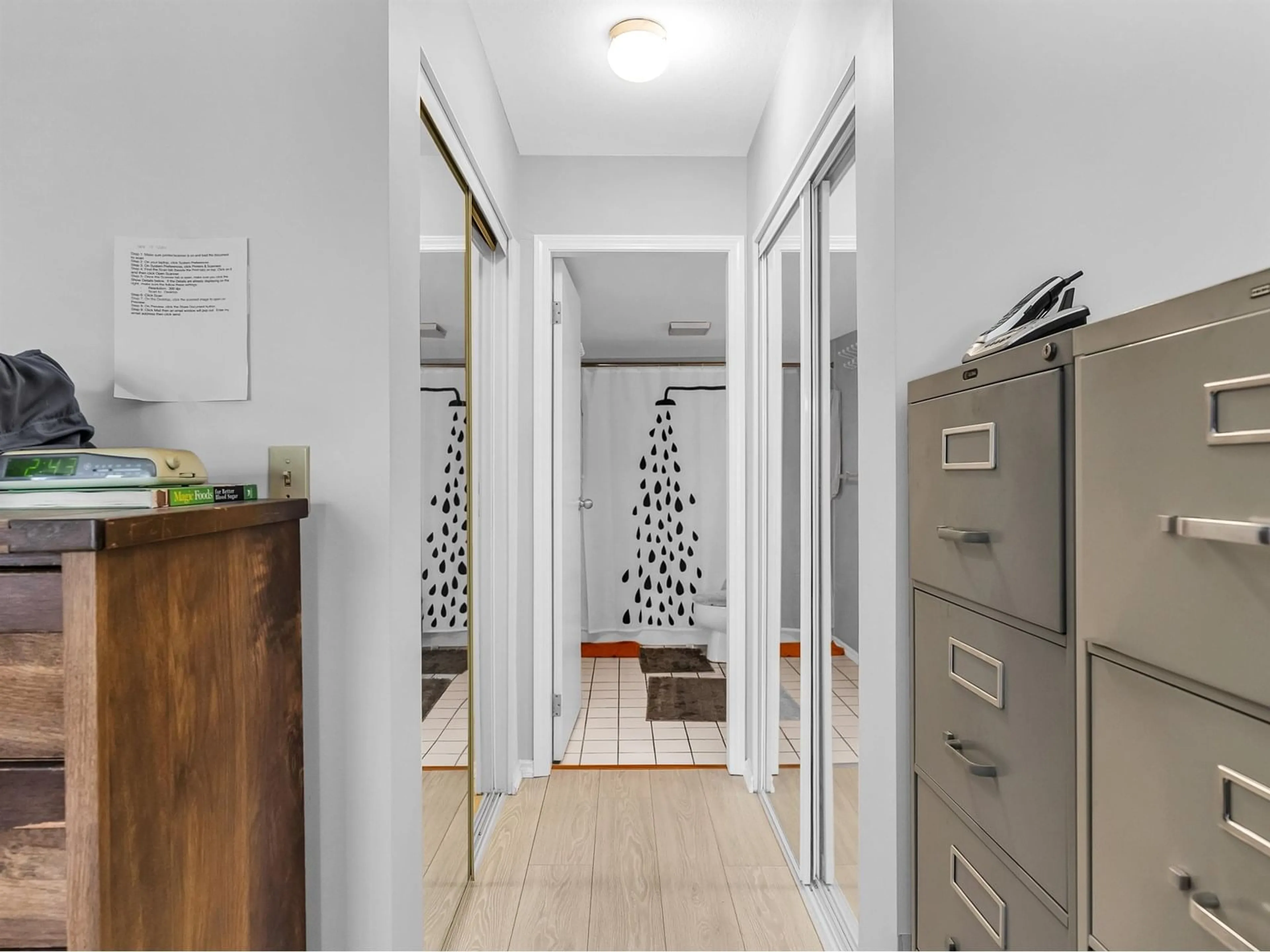 Indoor entryway for 208 - 10743 139, Surrey British Columbia V3T4L8