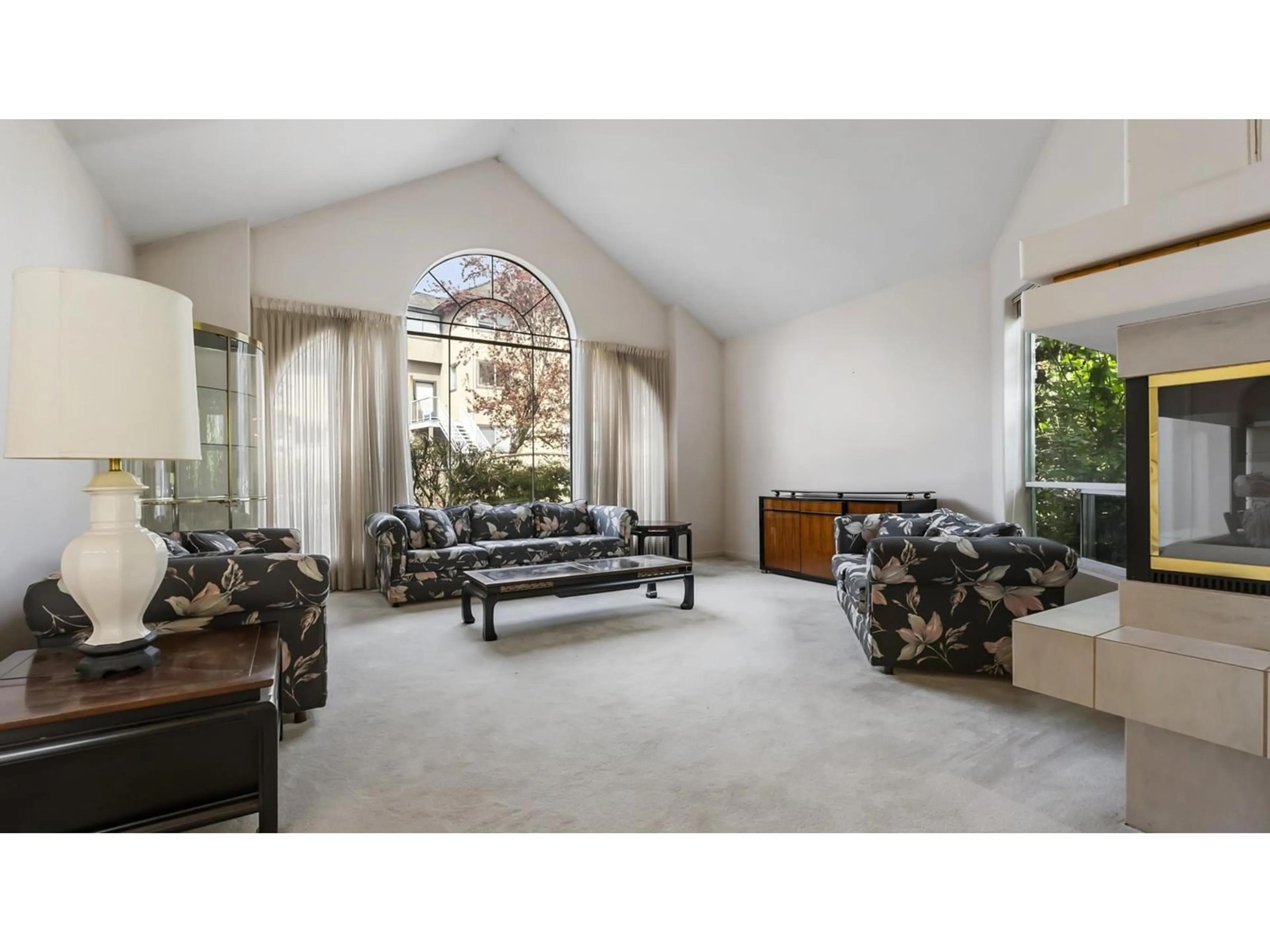 Living room with furniture, unknown for 16374 77, Surrey British Columbia V4N0K9